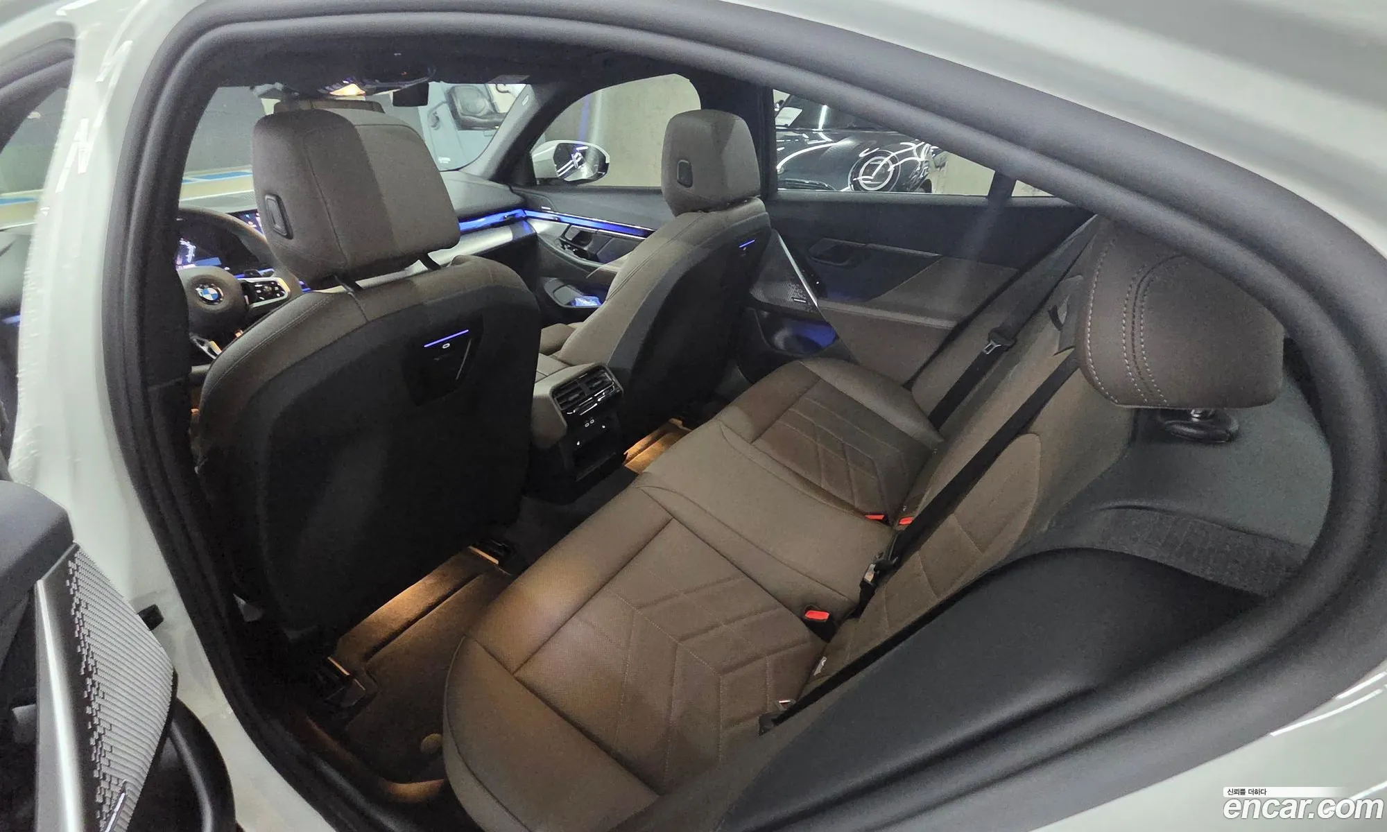 BMW 5 Series 2025 — 16