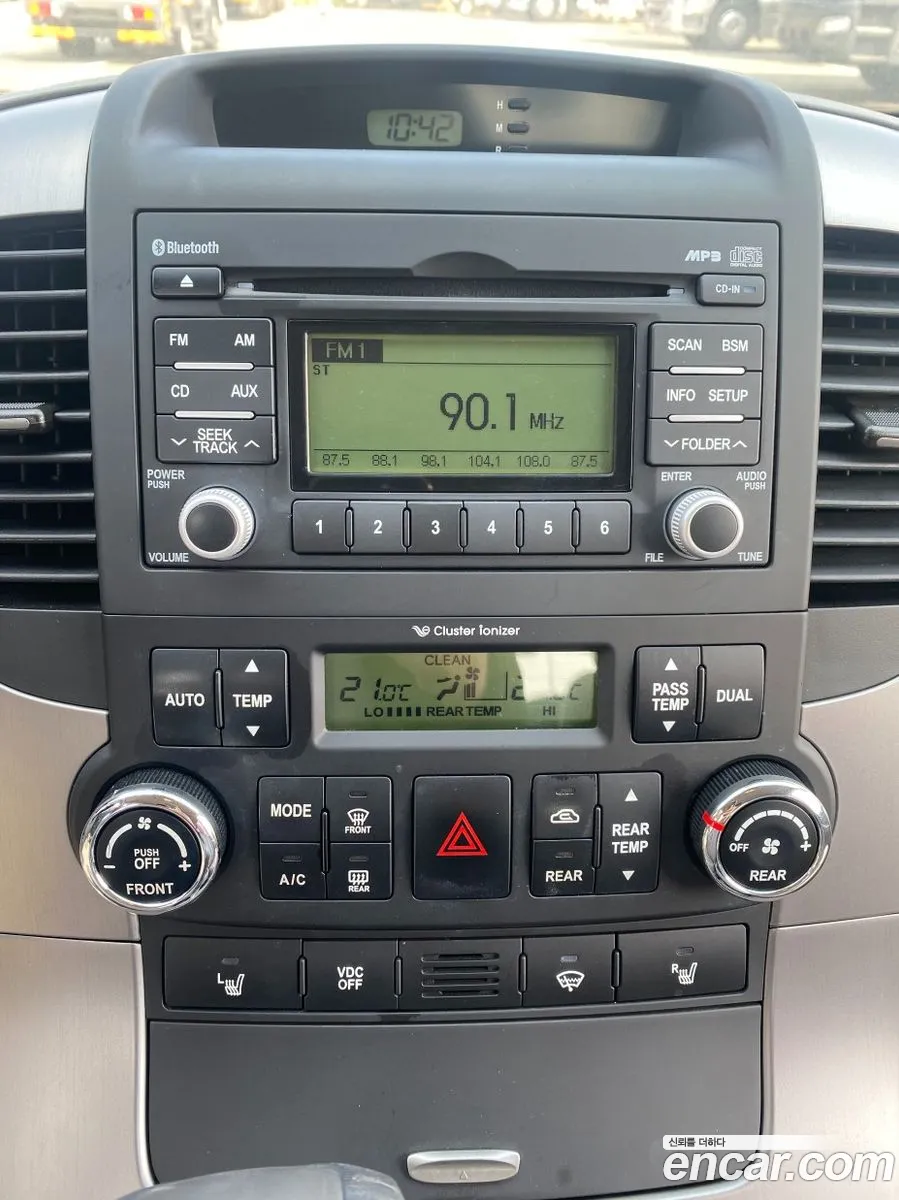 Kia Carnival R 2013 — 16