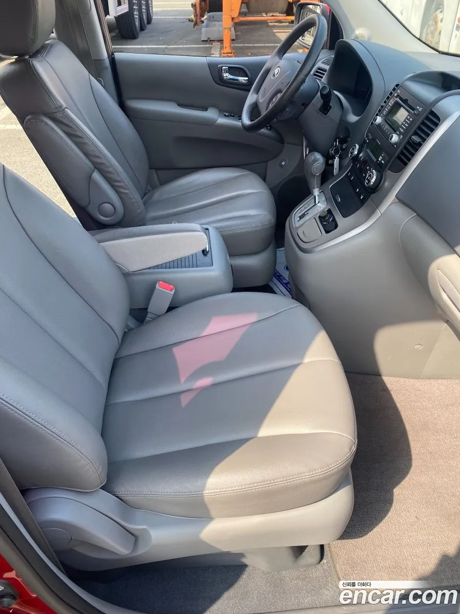 Kia Carnival R 2013 — 2