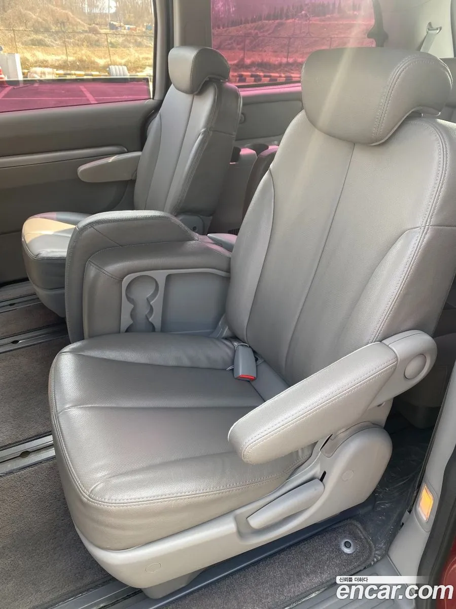 Kia Carnival R 2013 — 18