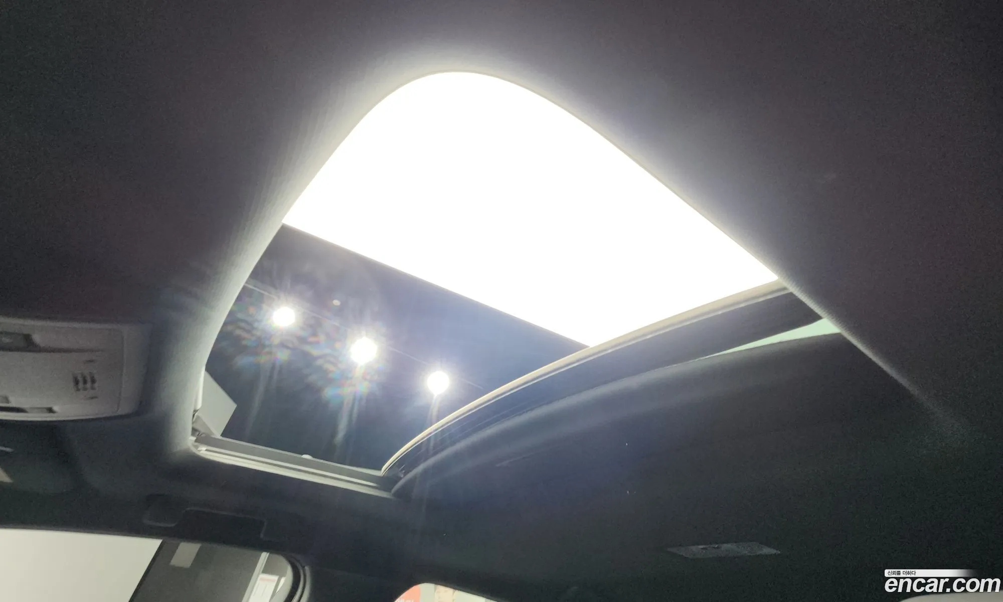 Lexus UX250h 2020 JTHR6JBH8L2065863 — 9