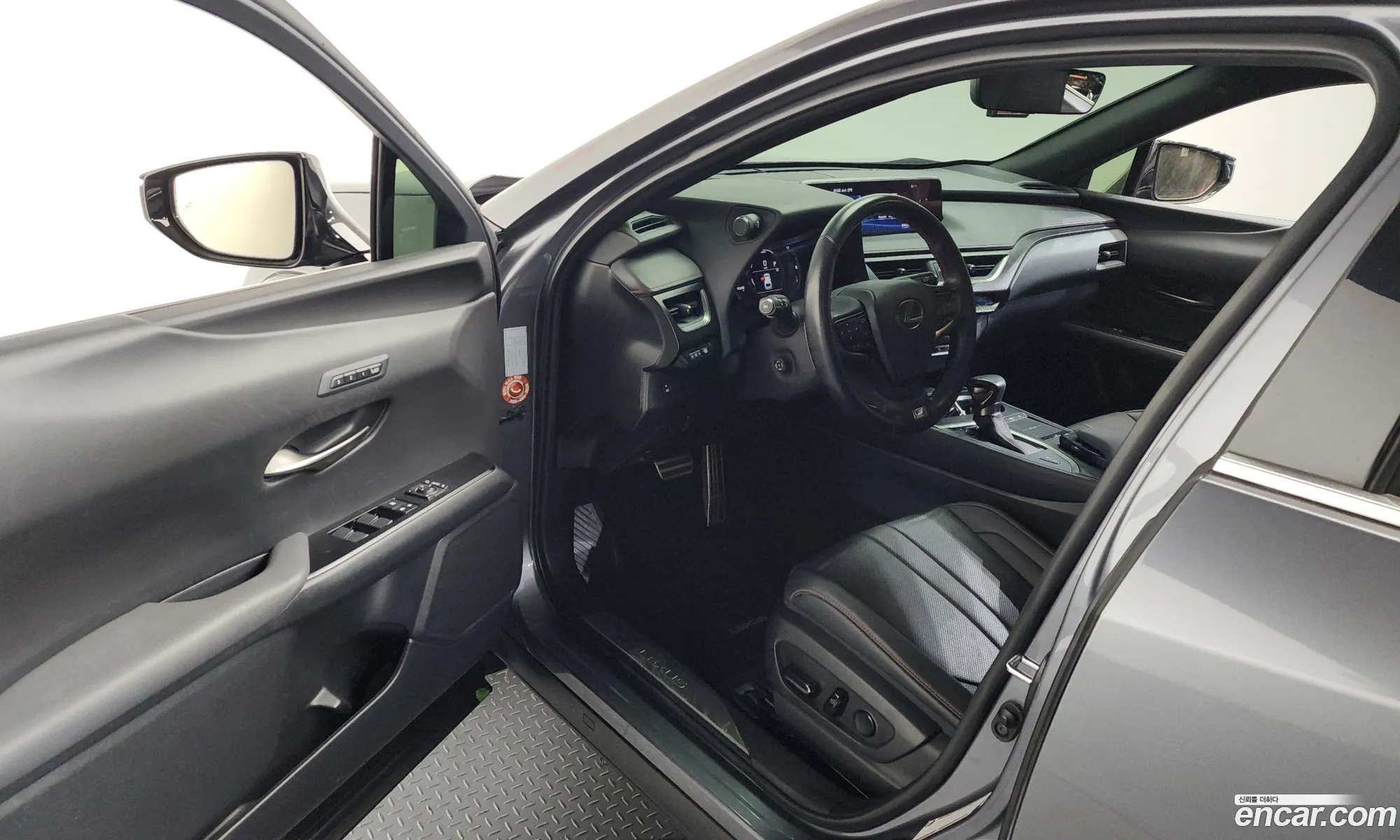 Lexus UX250h 2020 JTHR6JBH8L2065863 — 16