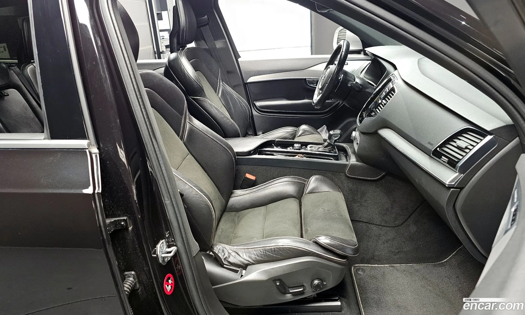 Volvo XC90 2016 YV4A22PM9G1048858 — 17