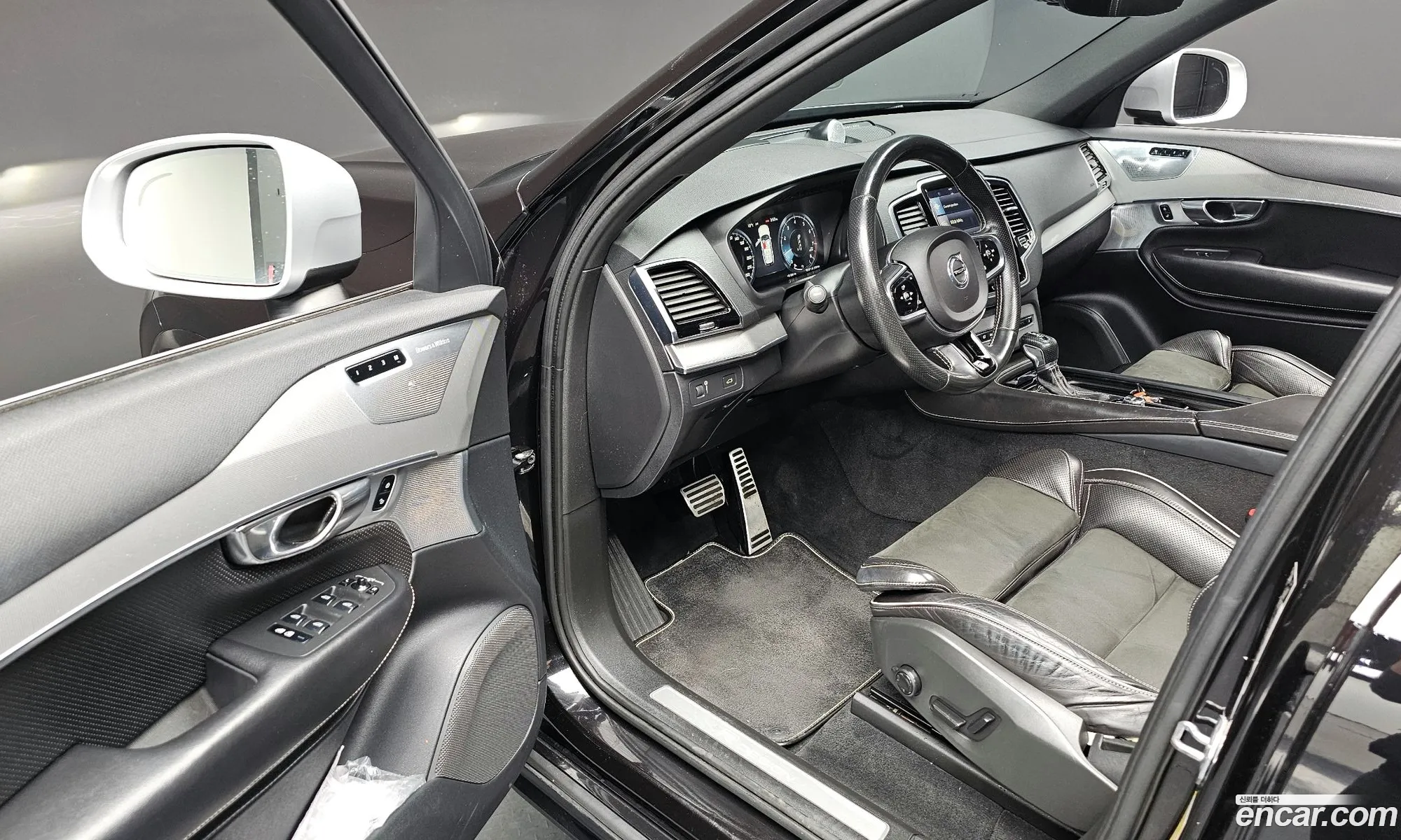 Volvo XC90 2016 YV4A22PM9G1048858 — 9
