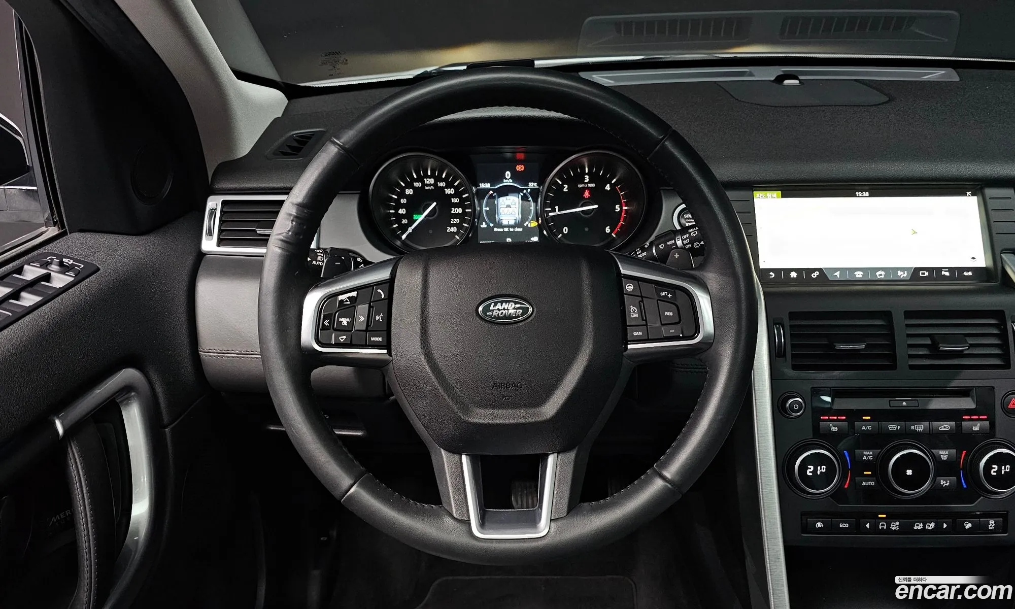 Land Rover Discovery Sport 2017 — 17