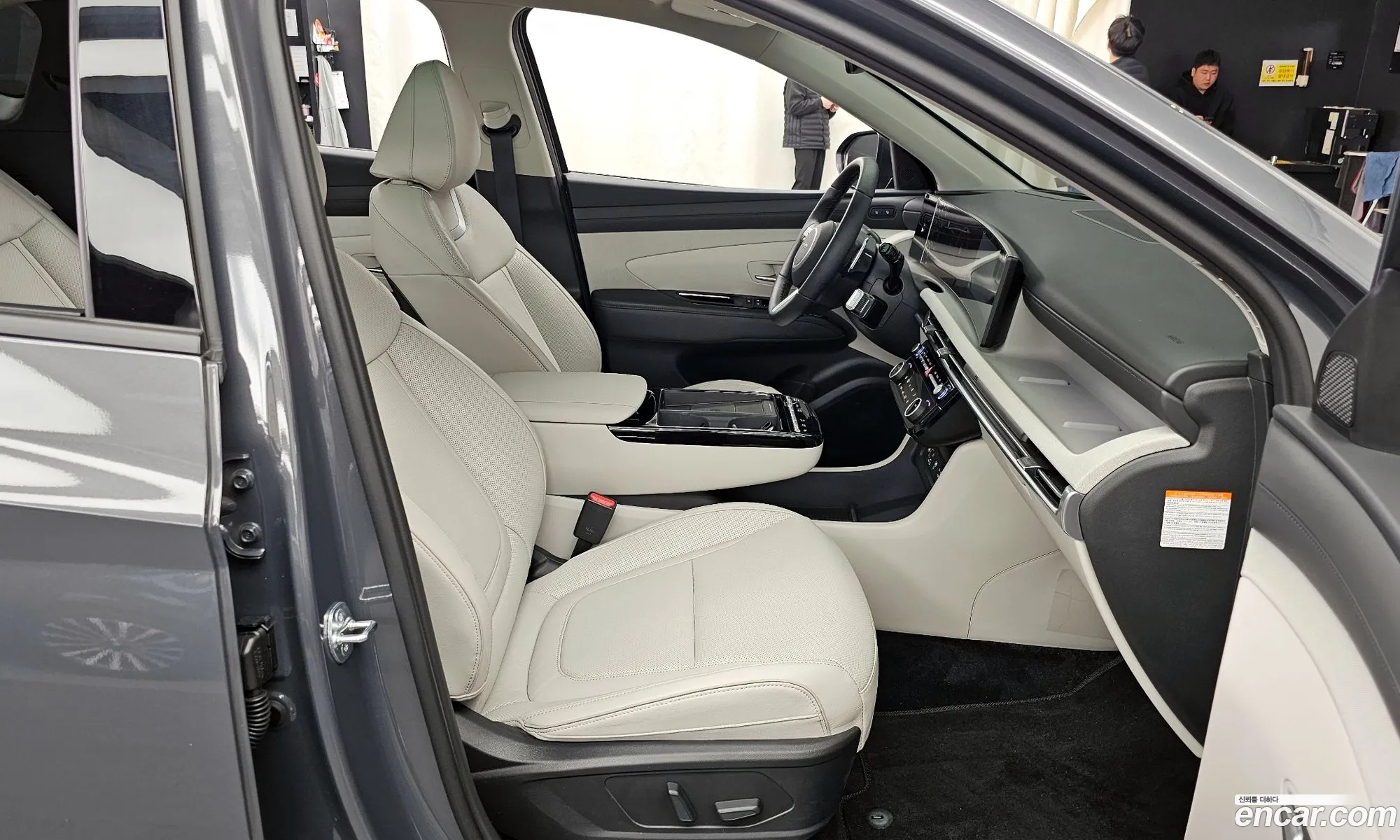 Hyundai Tucson Hybrid 2025 — 10