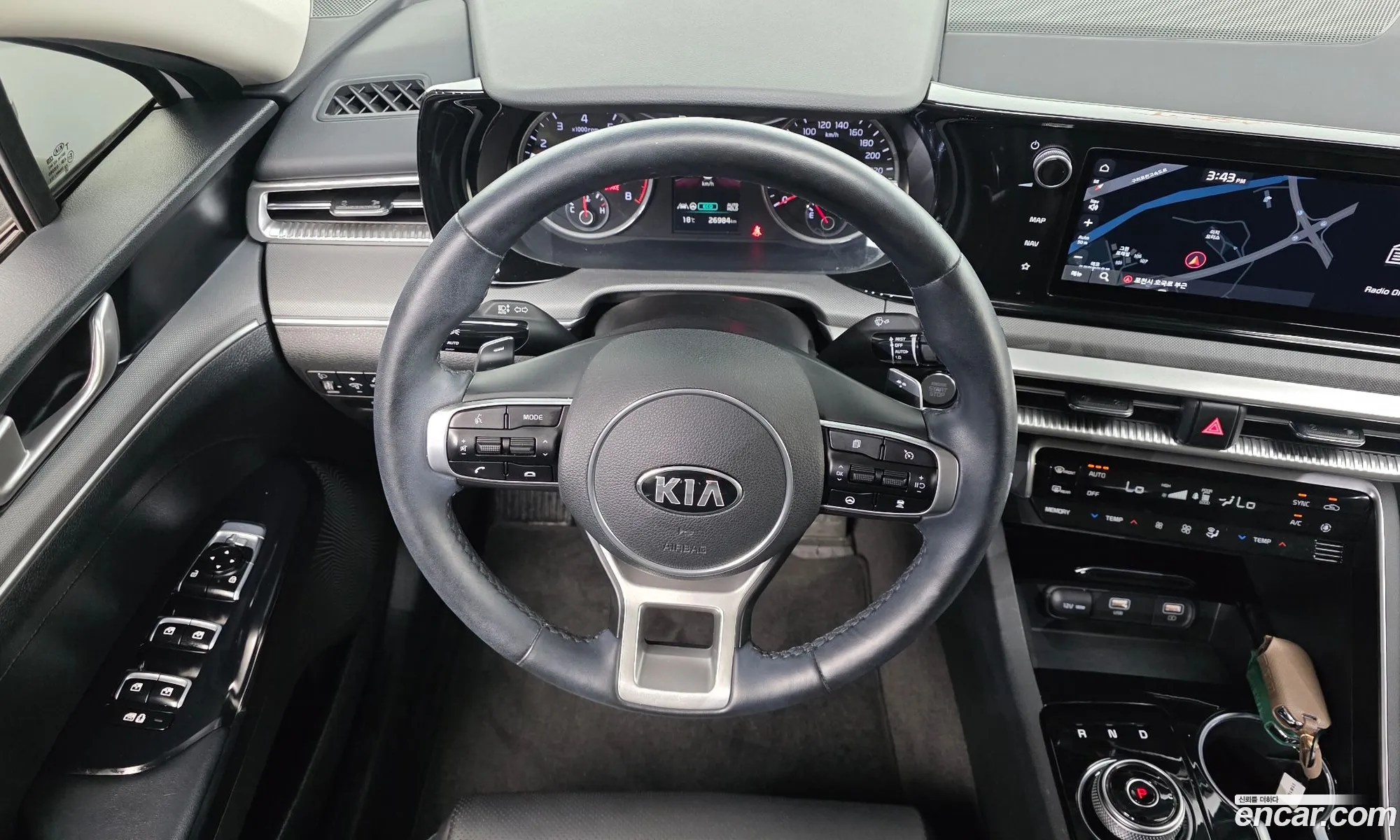 Kia K5 2021 KNAG241ABMA117528 — 11