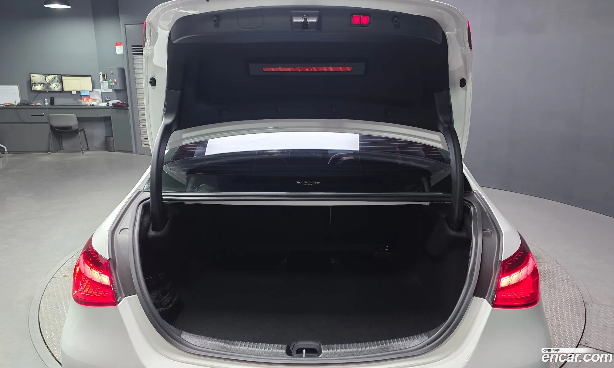 Mercedes-Benz C-Class W206 2023 — 13