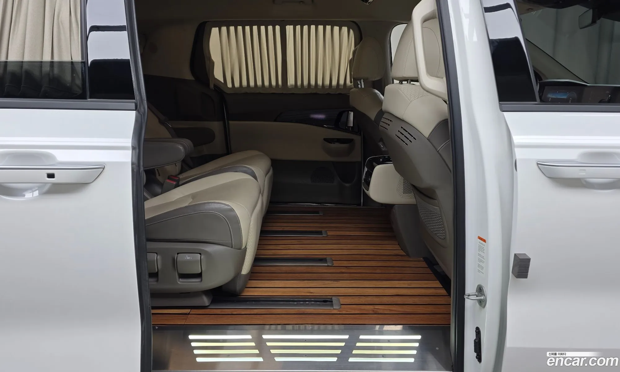 Kia Carnival 2021 — 16