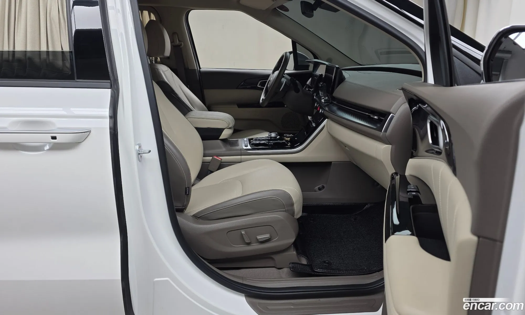 Kia Carnival 2021 — 3