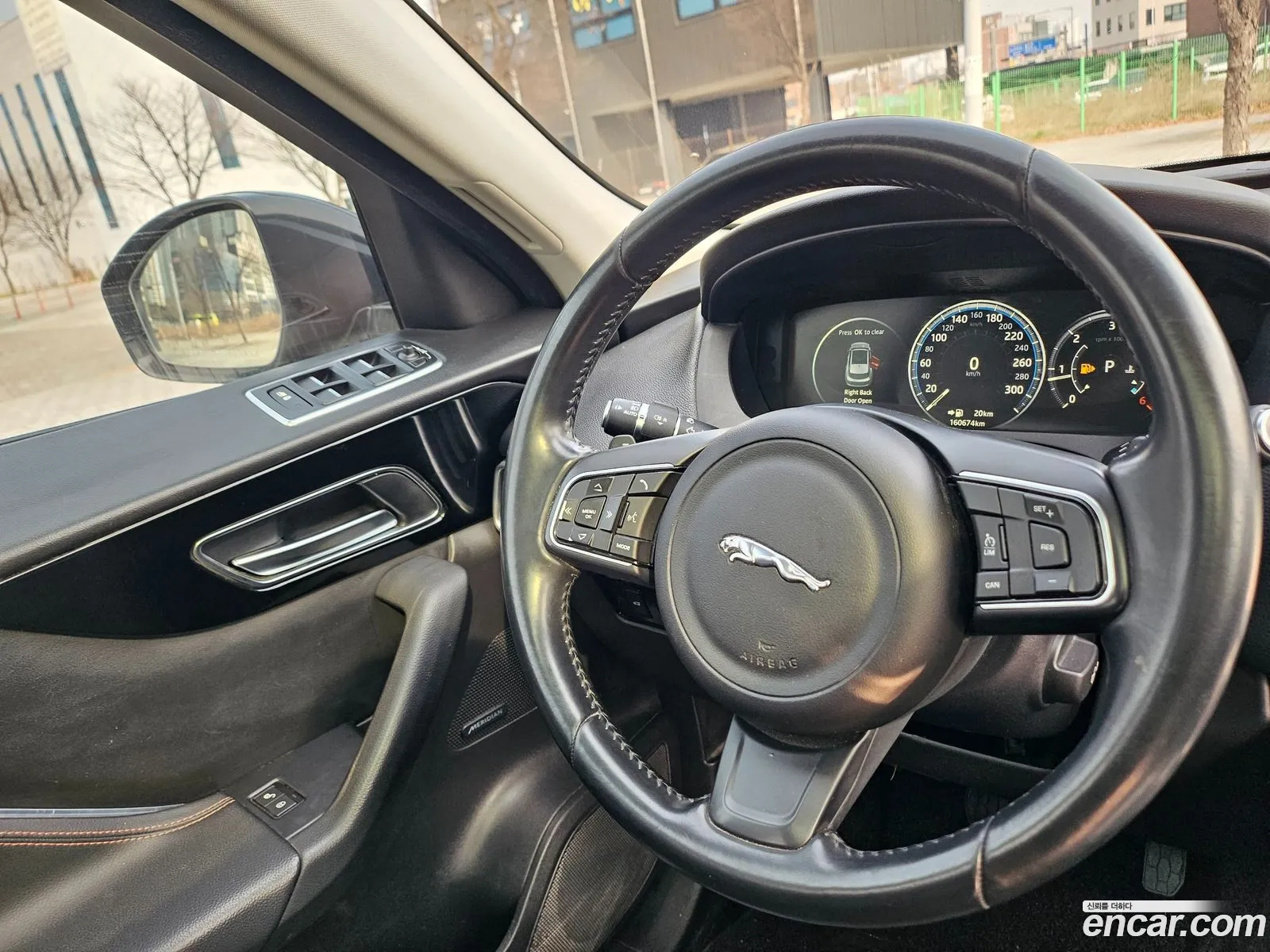 Jaguar F-Pace 2016 — 9