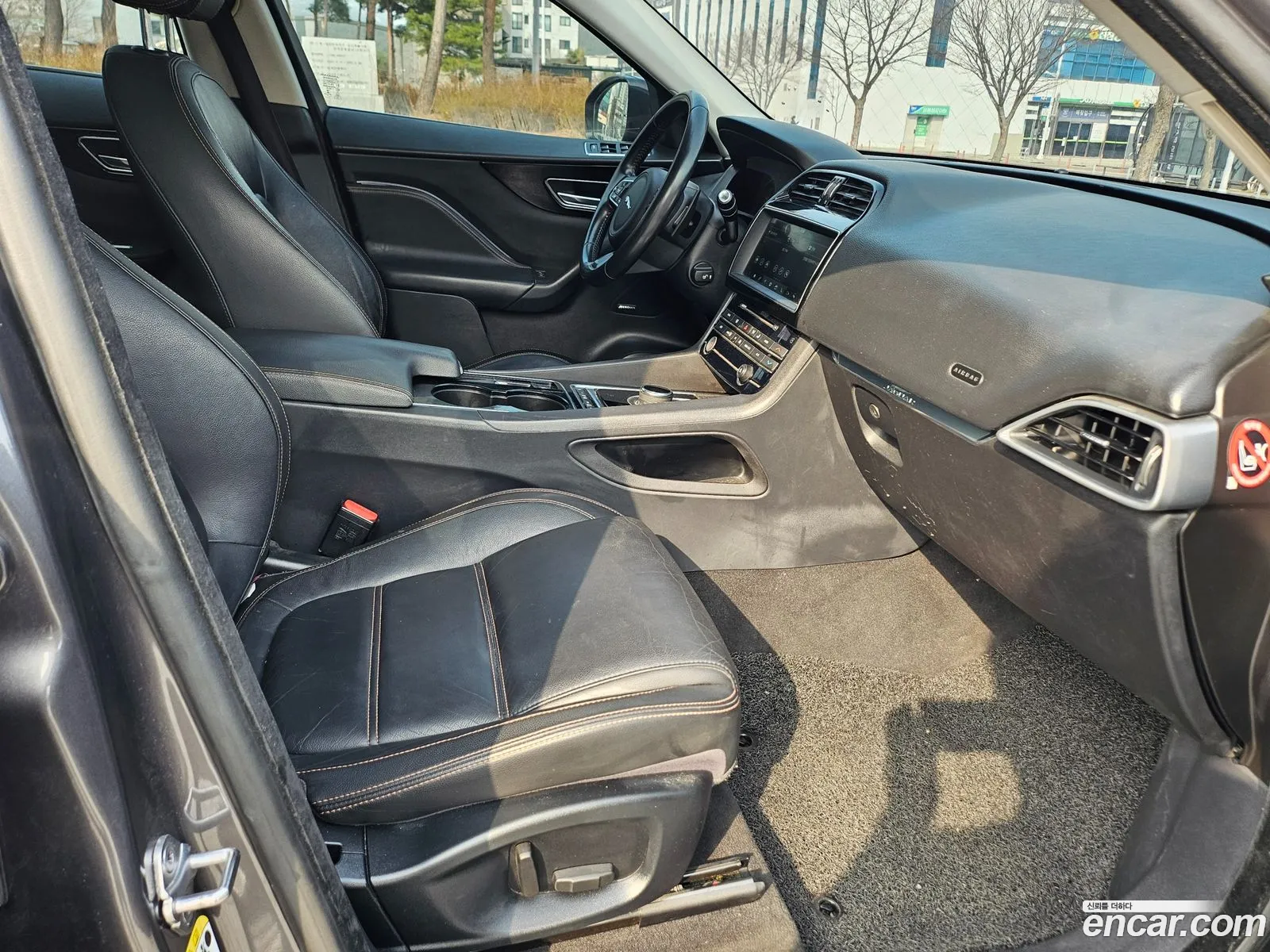 Jaguar F-Pace 2016 — 8