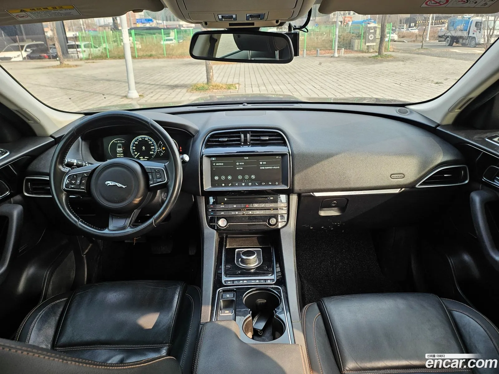 Jaguar F-Pace 2016 — 7