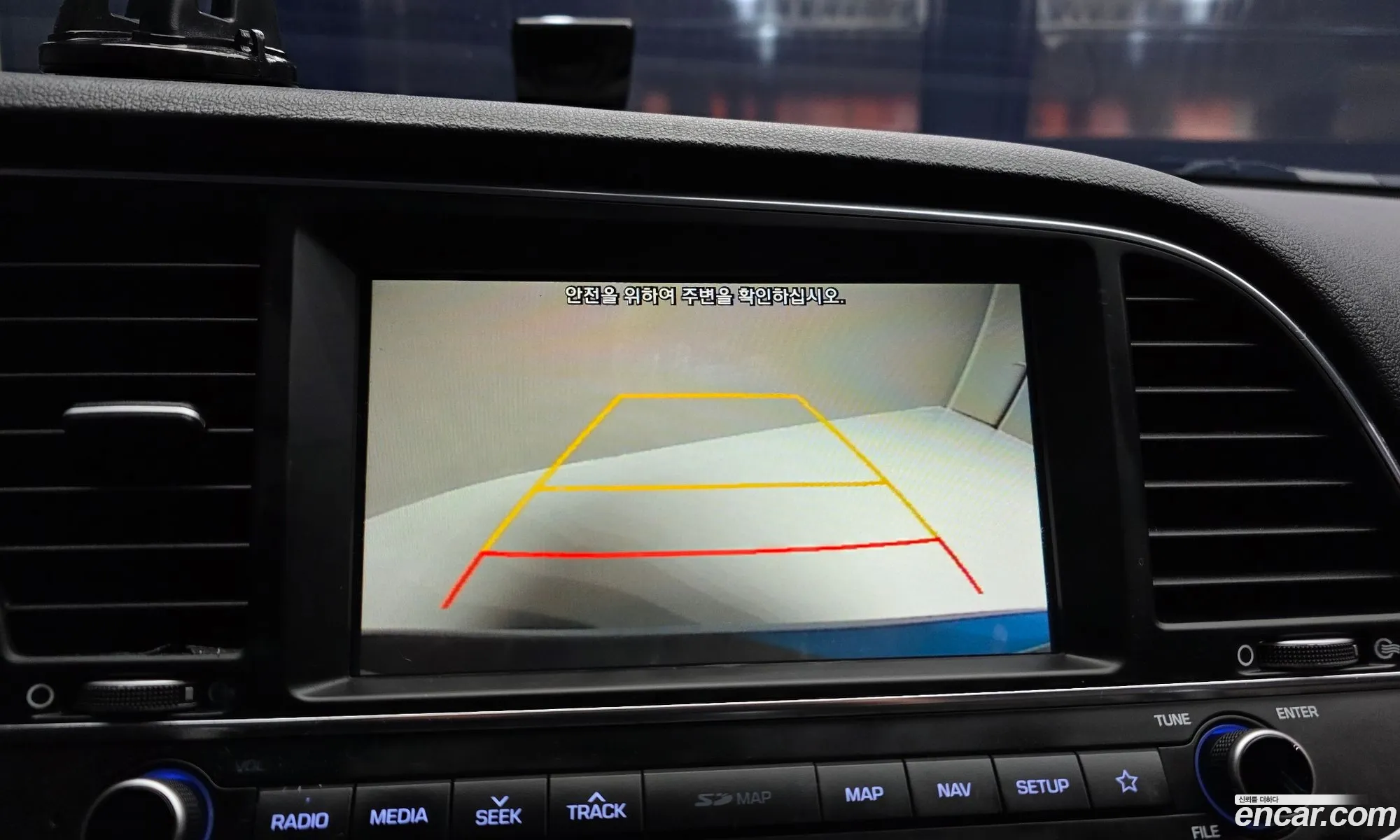 Hyundai Elantra AD 2017 — 6