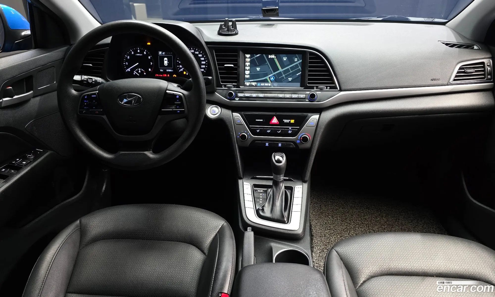 Hyundai Elantra AD 2017 — 10