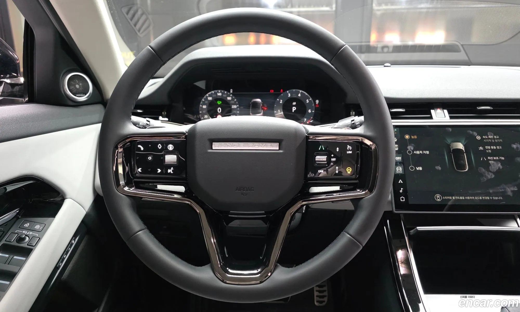 Land Rover Range Rover Evoque 2025 SALZA2BX9SH276975 — 11
