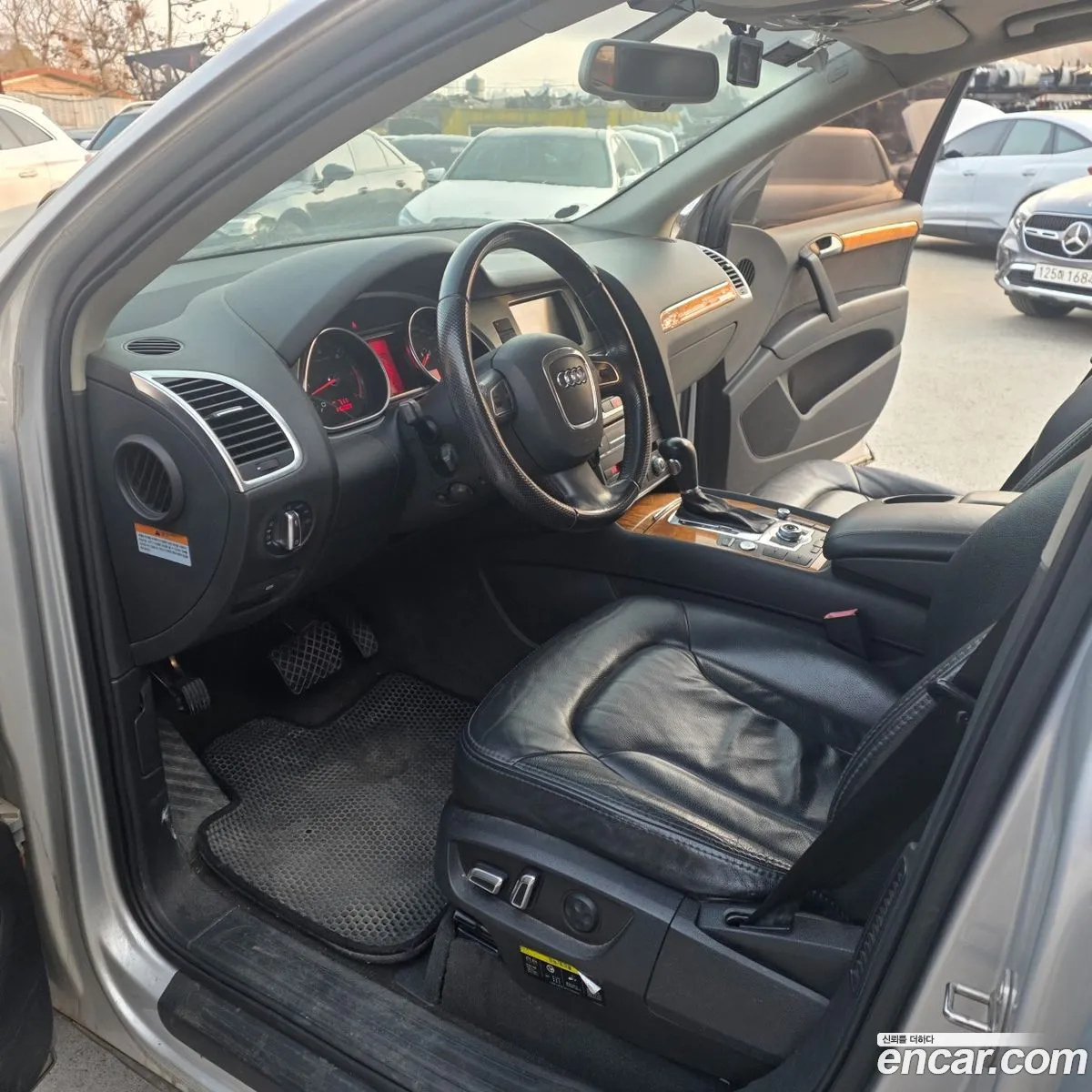 Audi Q7 2009 — 8
