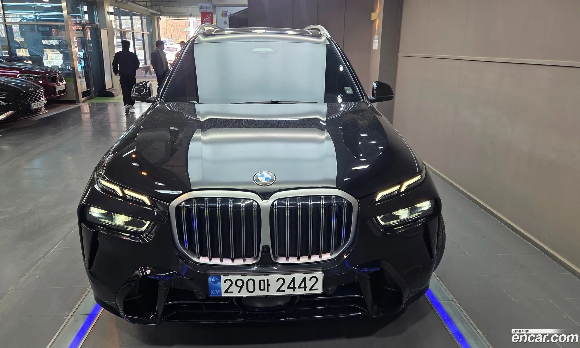 BMW X7 2023 — 7