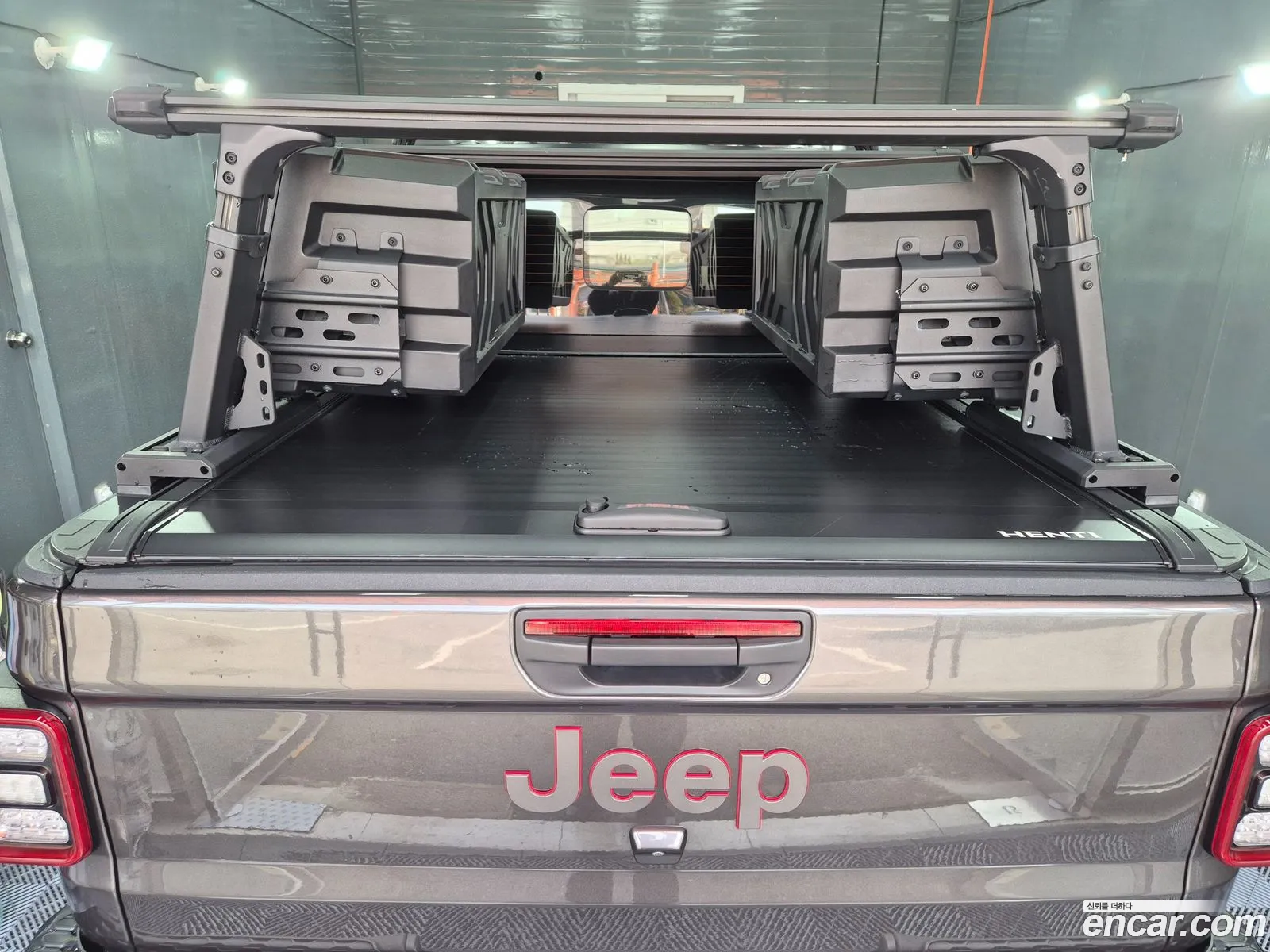 Jeep Gladiator 2023 — 17