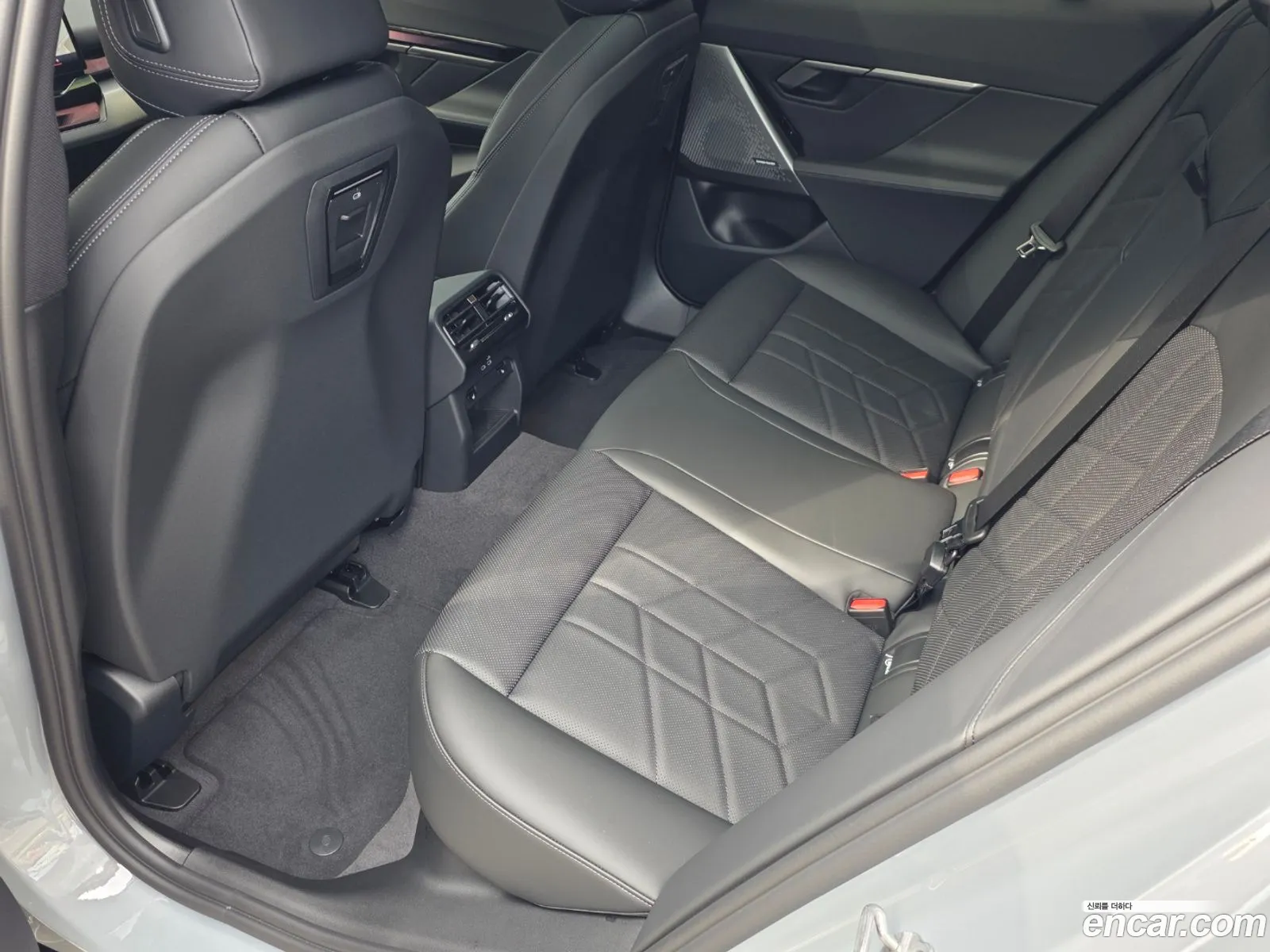 BMW 5 Series 2025 — 16
