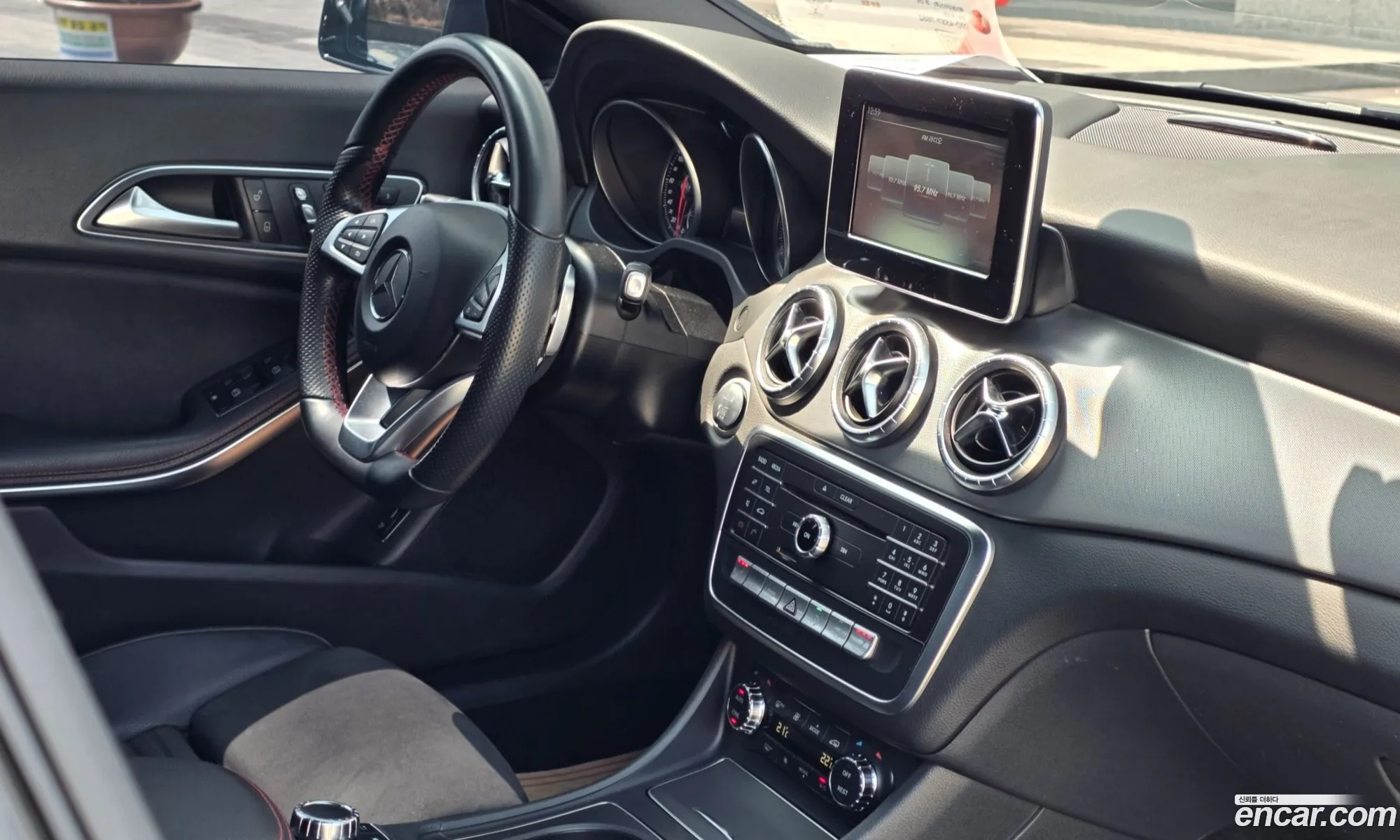 Mercedes-Benz CLA-Class C117 2018 — 17