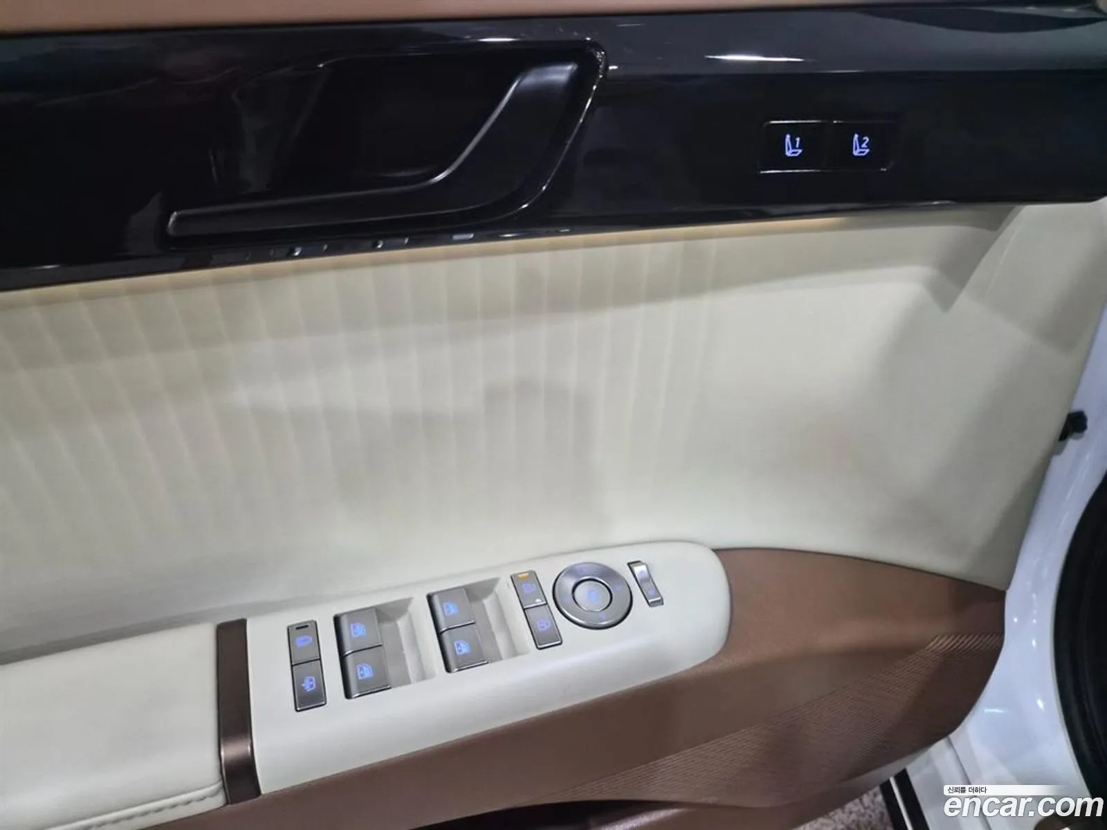 Hyundai Grandeur Hybrid 2023 — 20