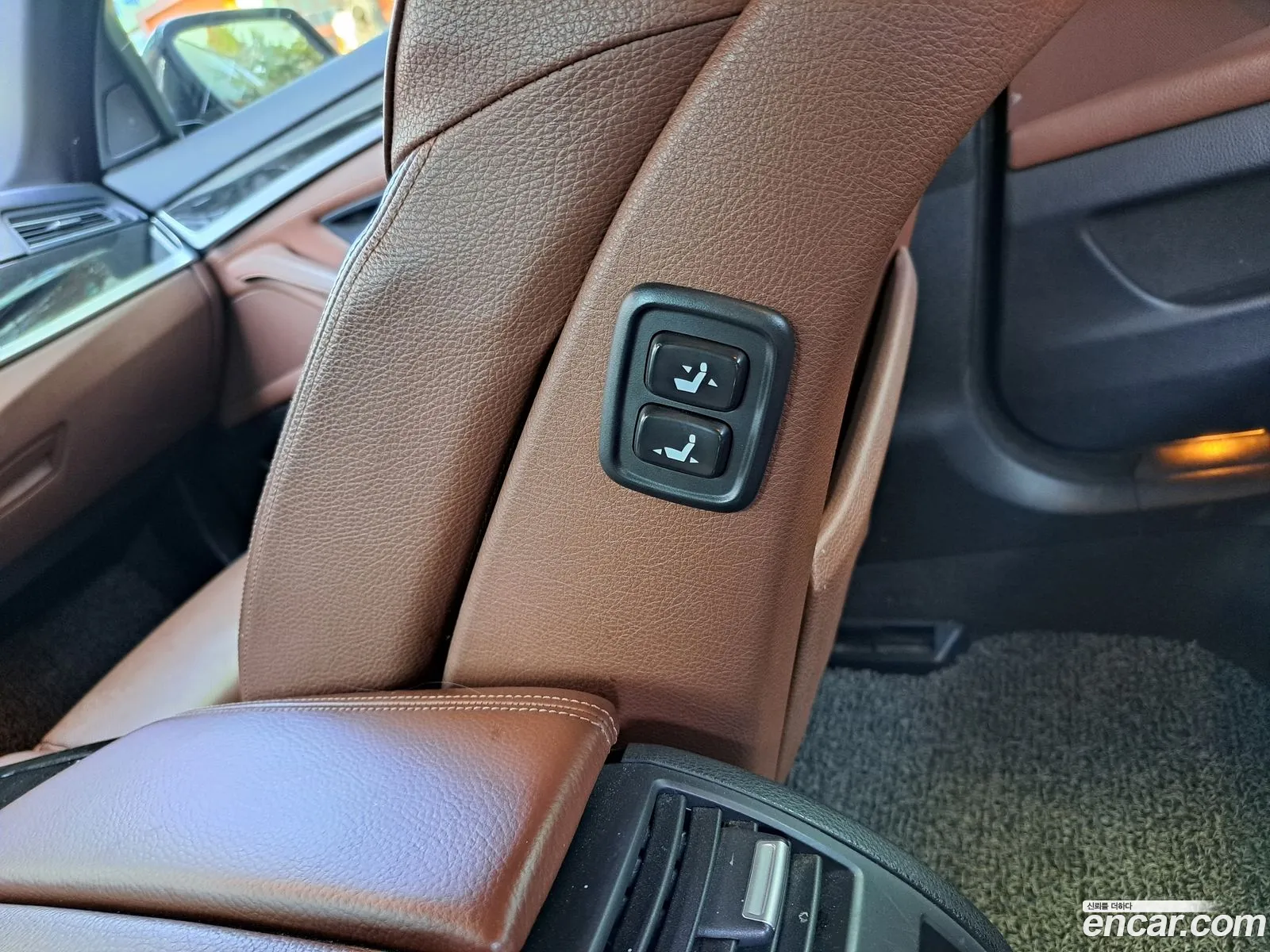BMW 5 Series 2011 — 16