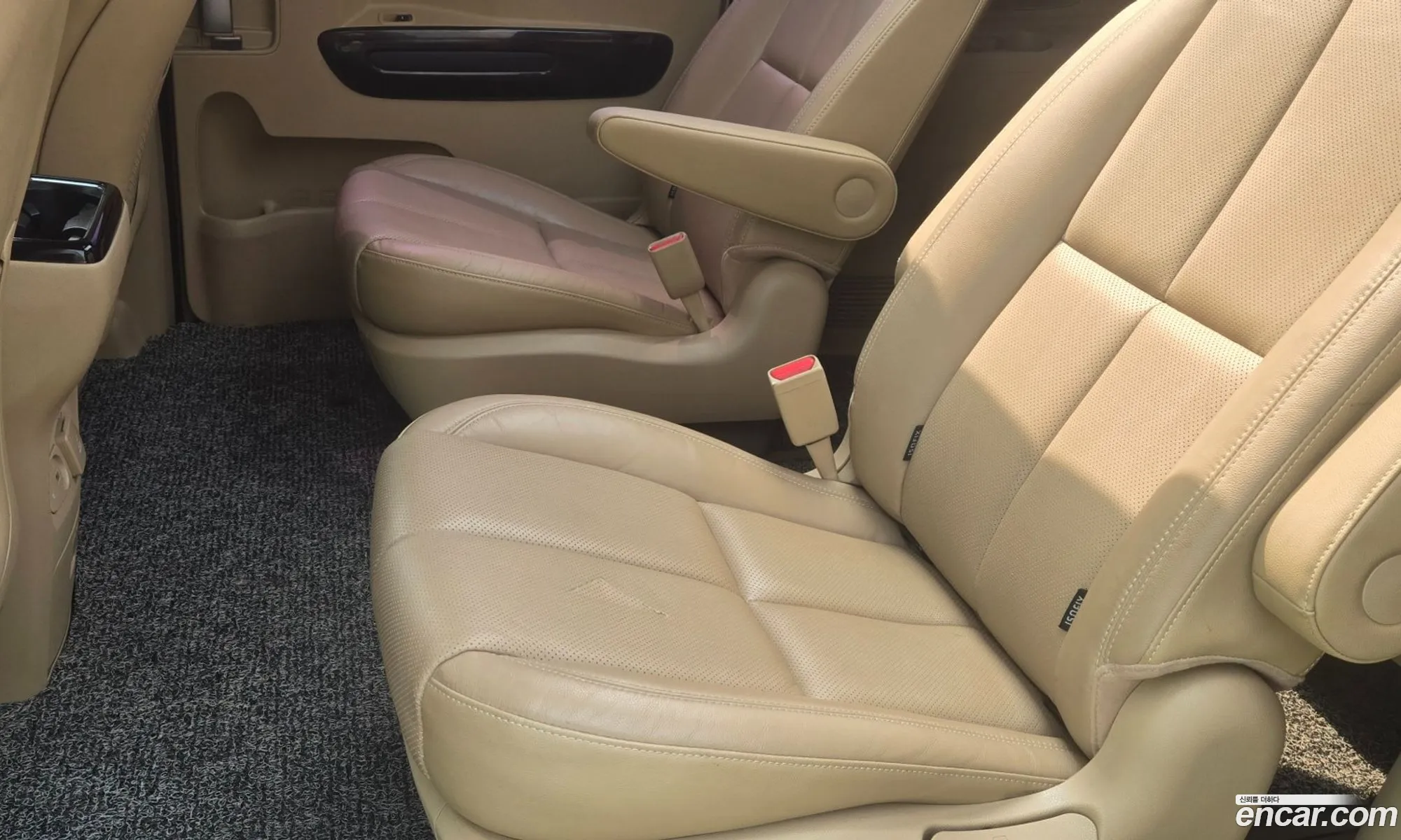 Kia Carnival 2019 — 9
