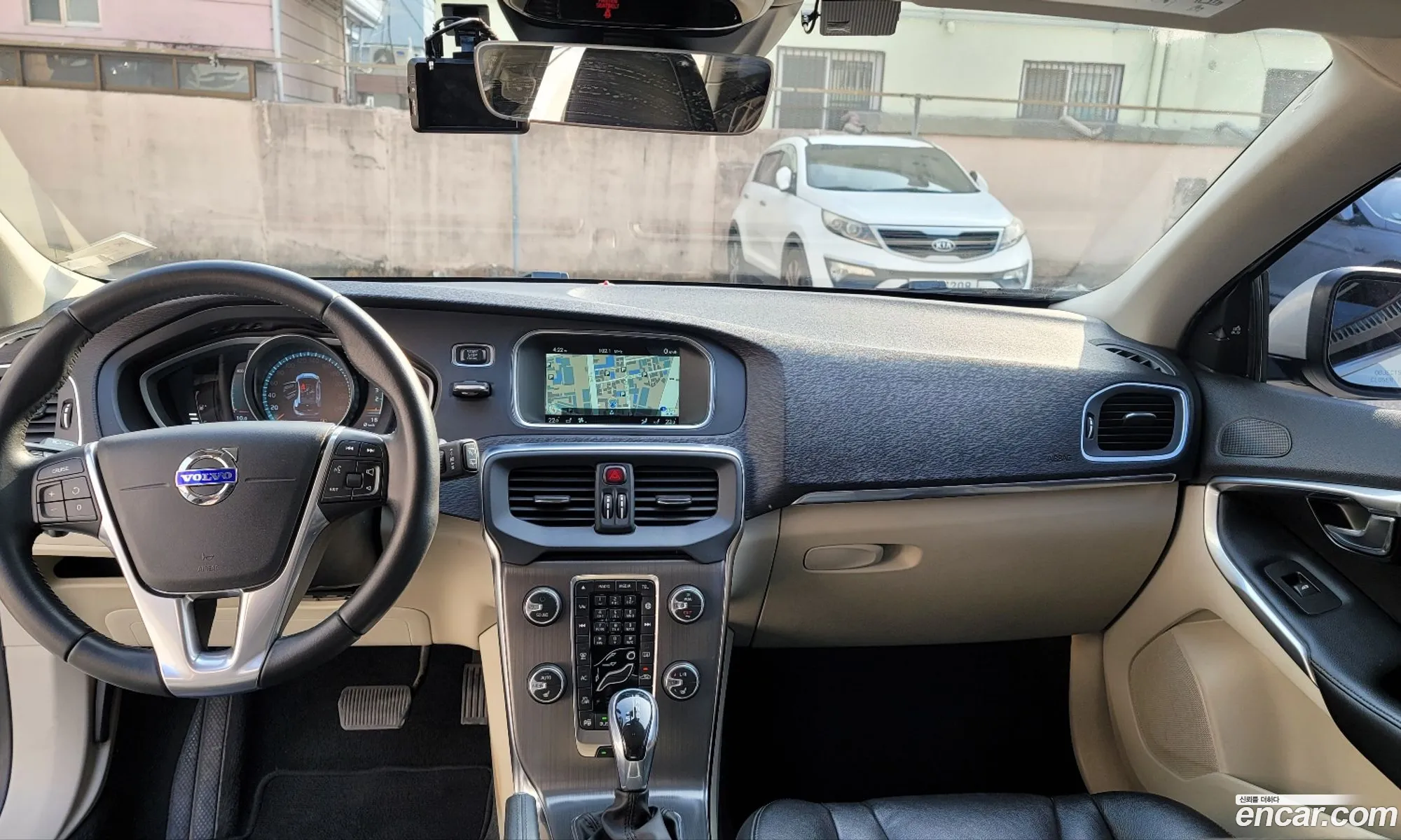 Volvo V40 2016 — 15