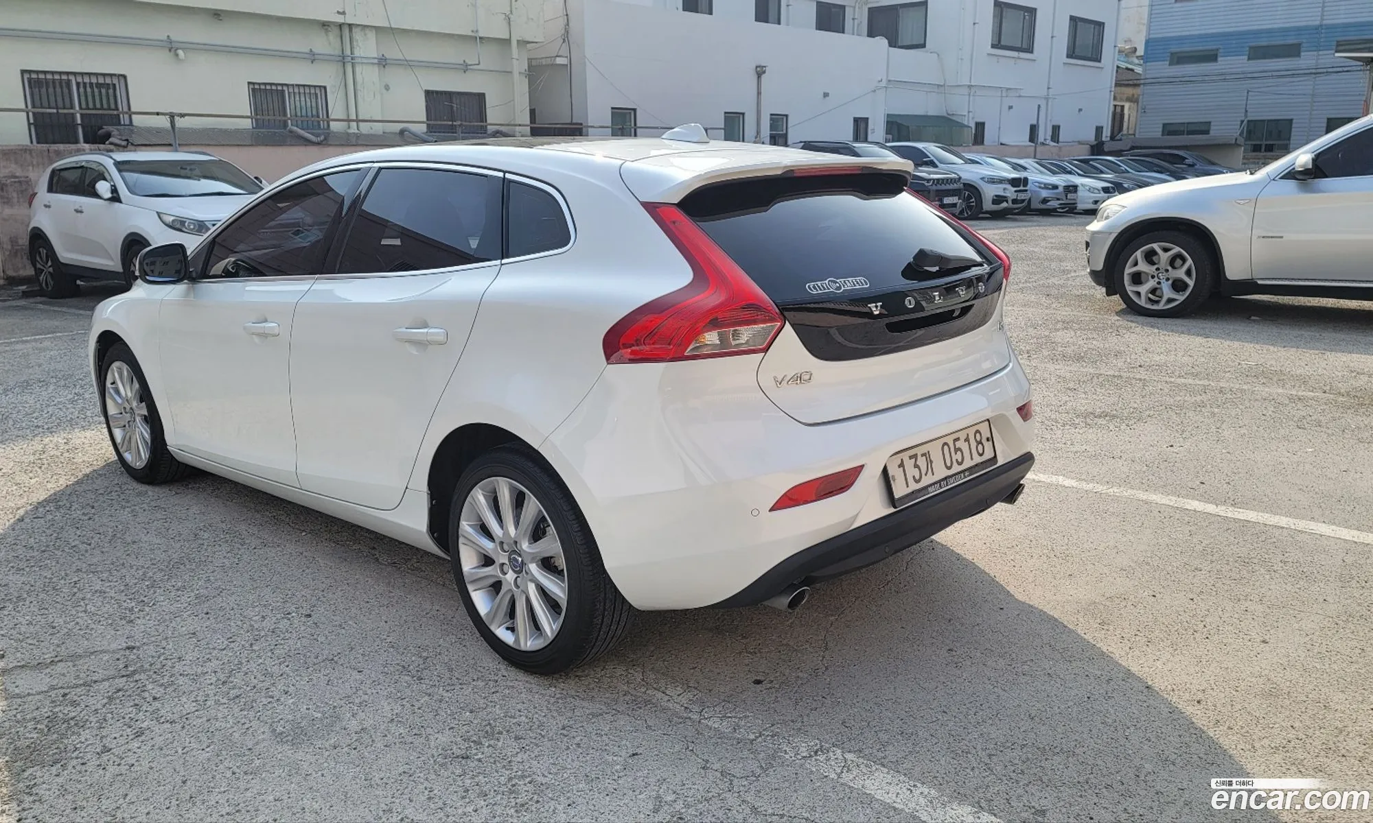 Volvo V40 2016 — 16