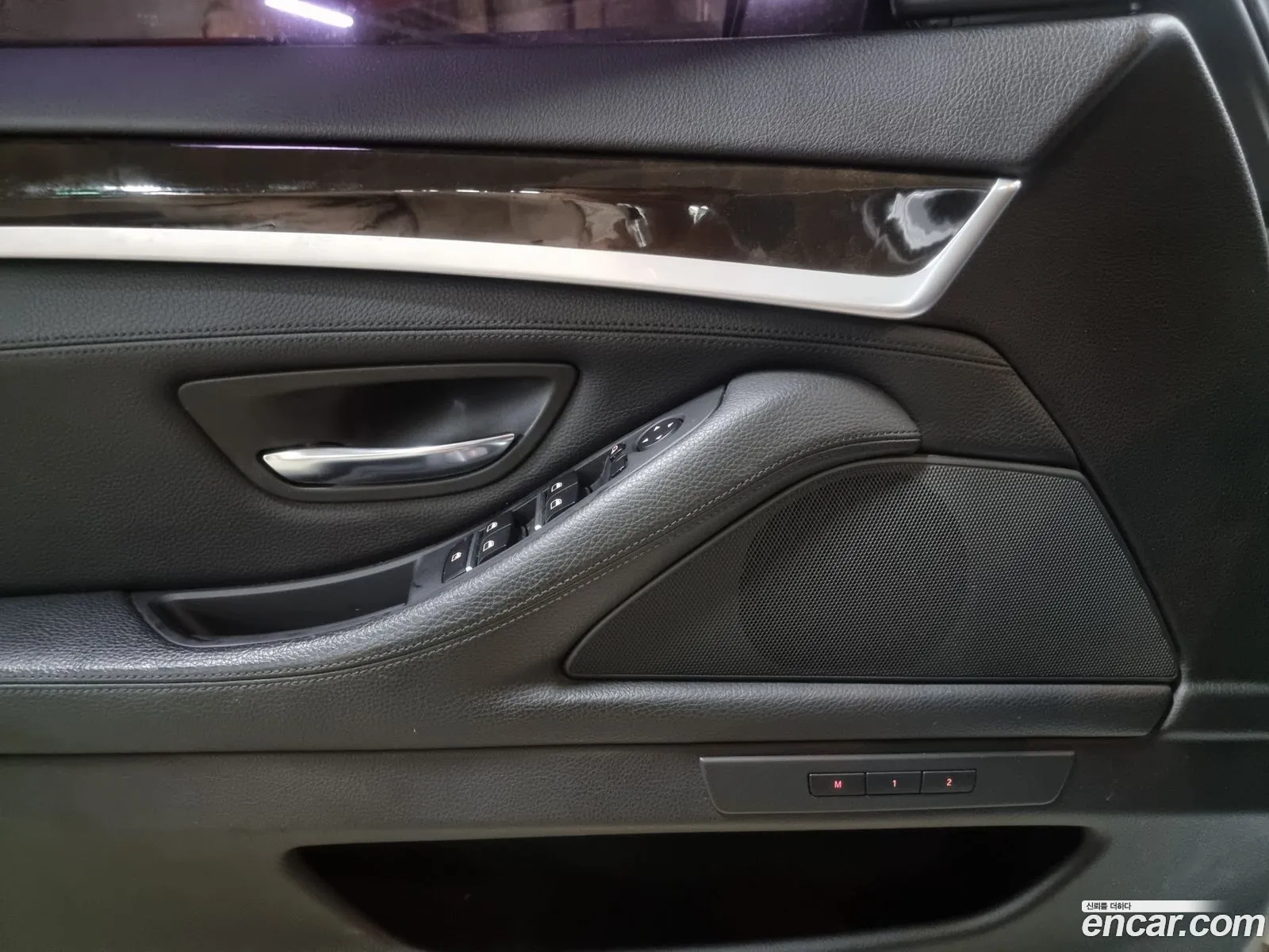 BMW 5 Series 2010 — 17