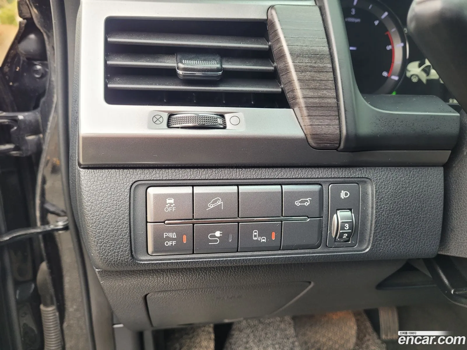KG Mobility (SsangYong) G4 Rexton 2019 — 11