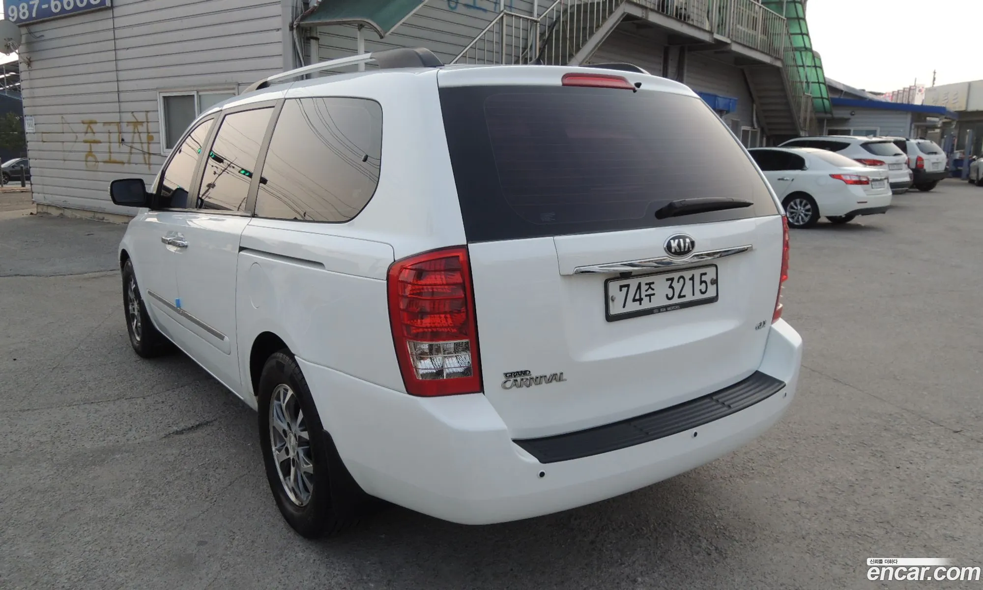 Kia Carnival R 2014 — 19