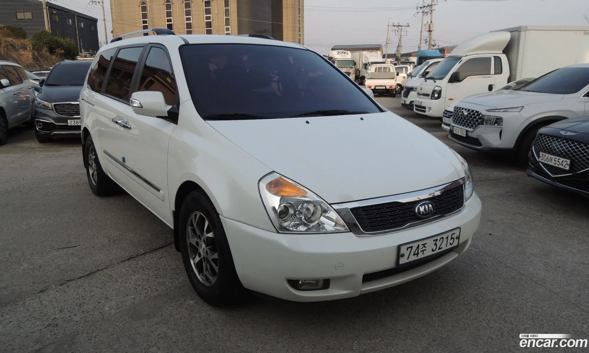 Kia Carnival R 2014 — 13