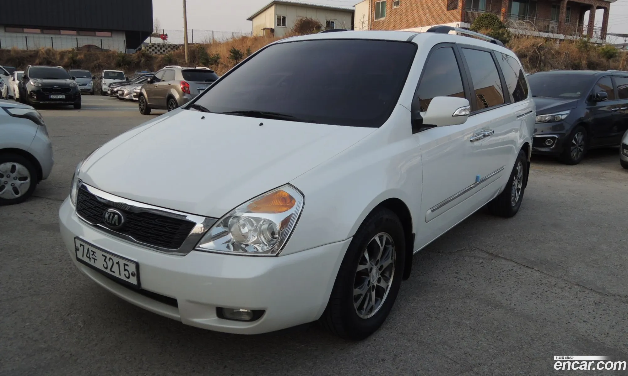 Kia Carnival R 2014 — 14