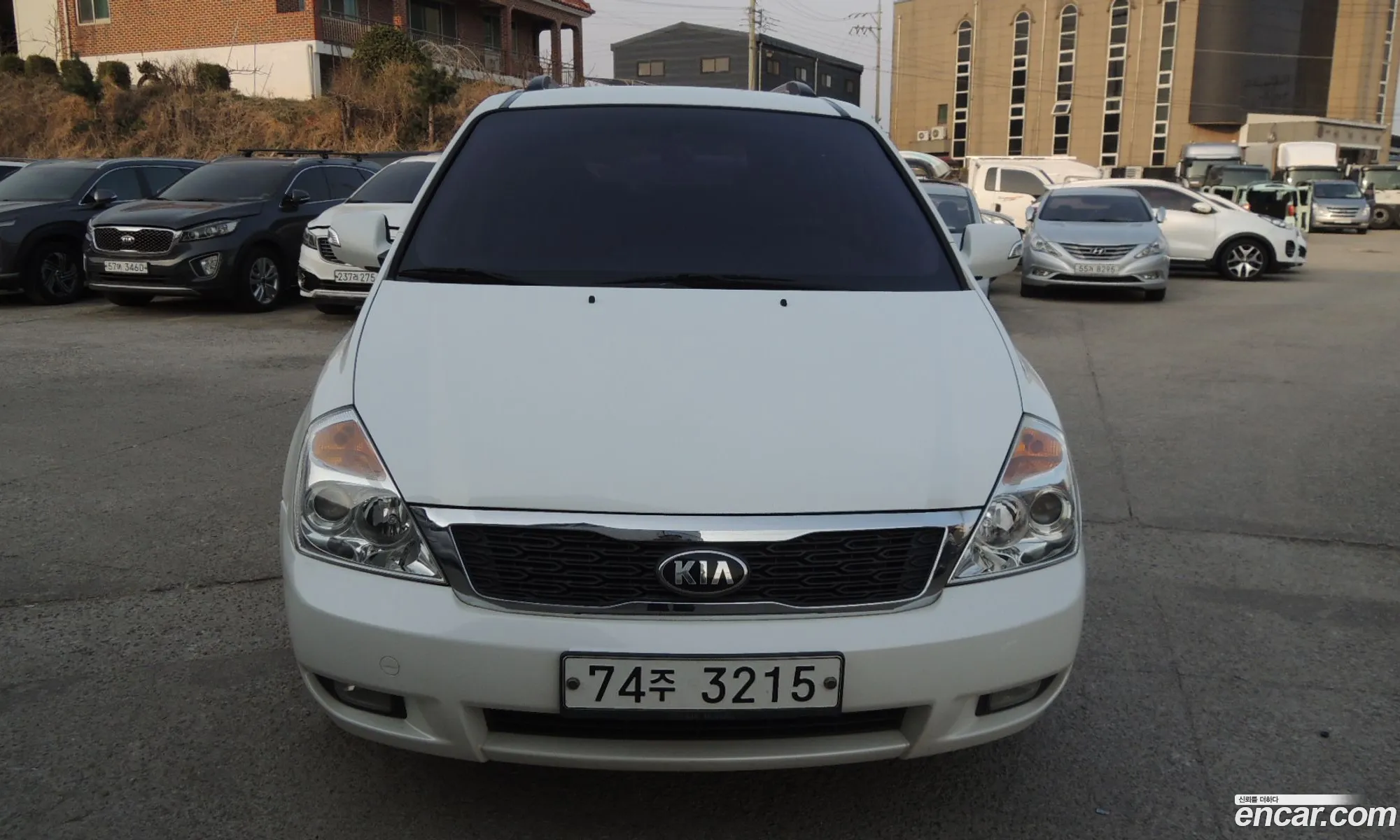 Kia Carnival R 2014 — 17