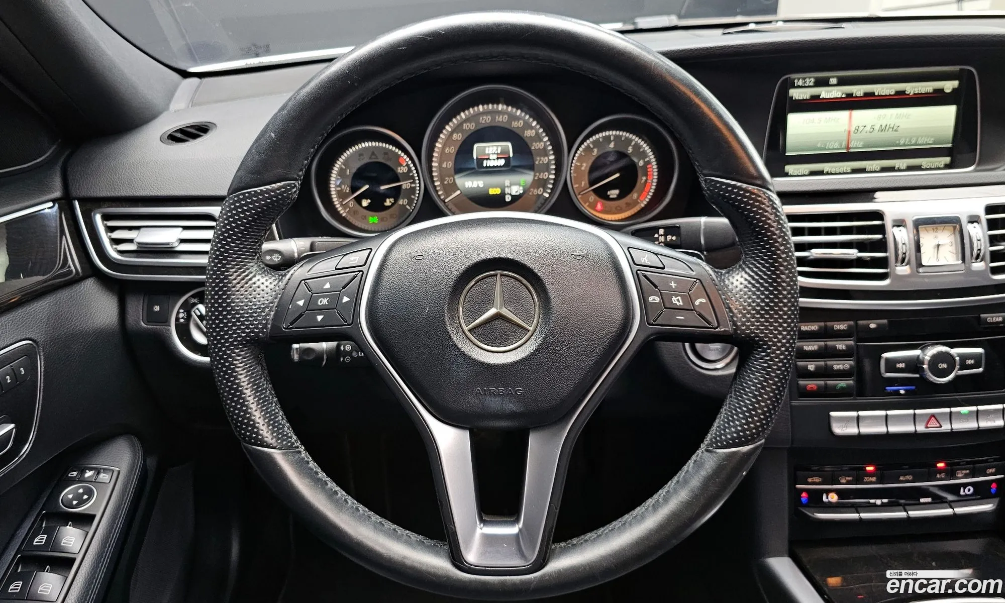 Mercedes-Benz E-Class W212 2014 WDDHF8BB8EB052072 — 10