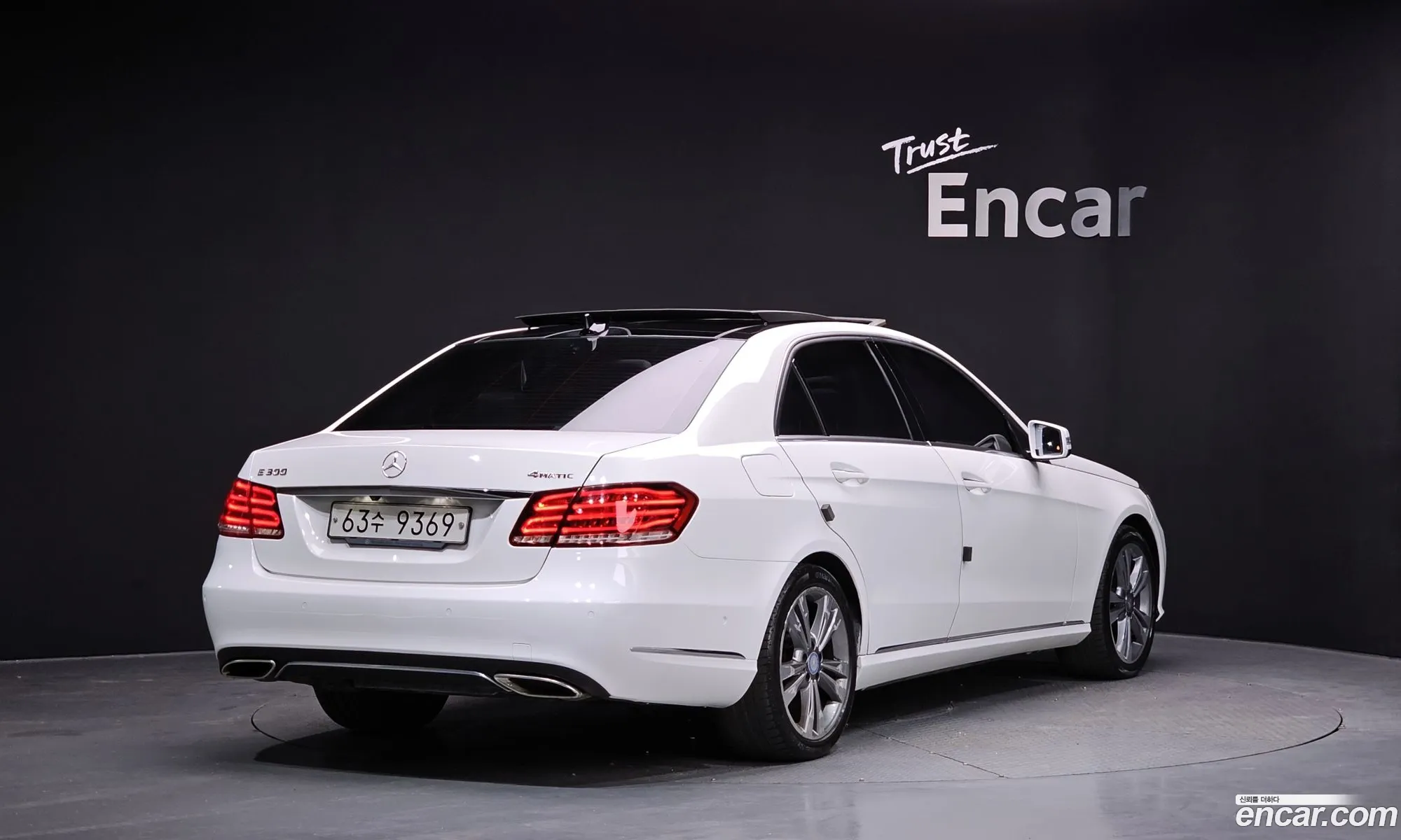 Mercedes-Benz E-Class W212 2014 WDDHF8BB8EB052072 — 8
