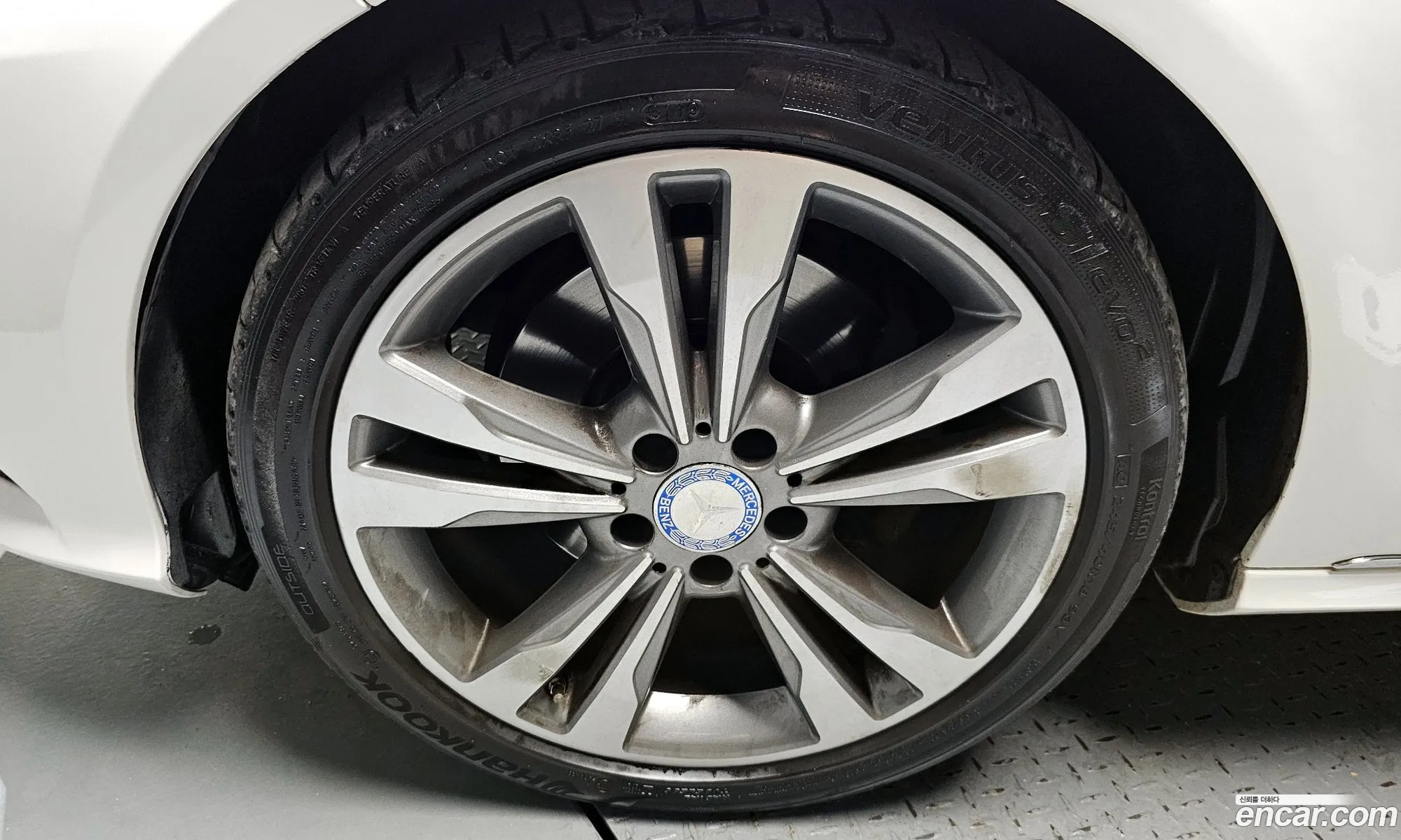 Mercedes-Benz E-Class W212 2014 WDDHF8BB8EB052072 — 14