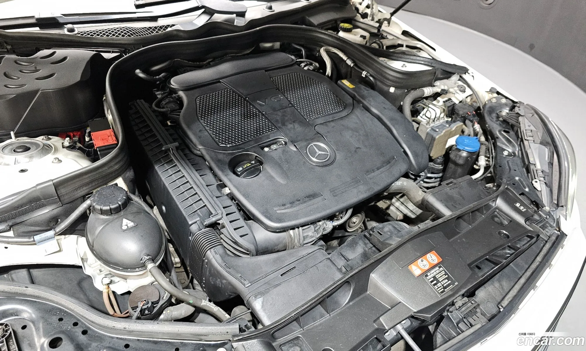 Mercedes-Benz E-Class W212 2014 WDDHF8BB8EB052072 — 2