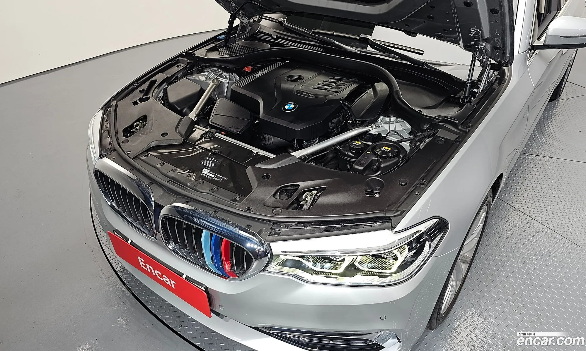 BMW 5 Series 2020 WBAJR5100LCD80689 — 5