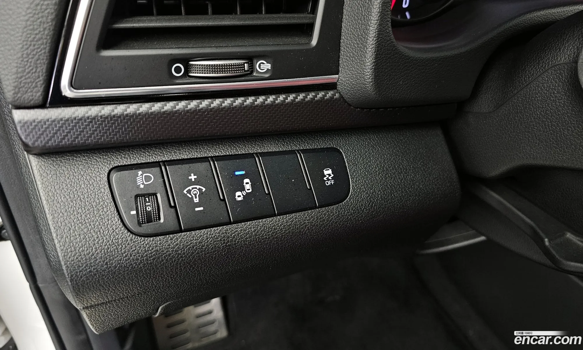 Hyundai Elantra AD 2016 — 13
