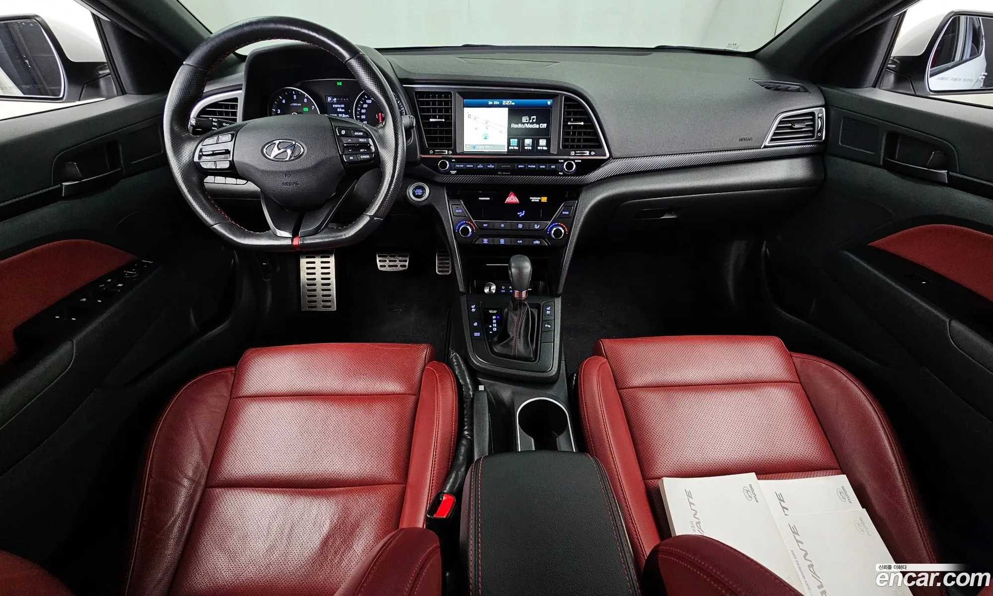 Hyundai Elantra AD 2016 — 10