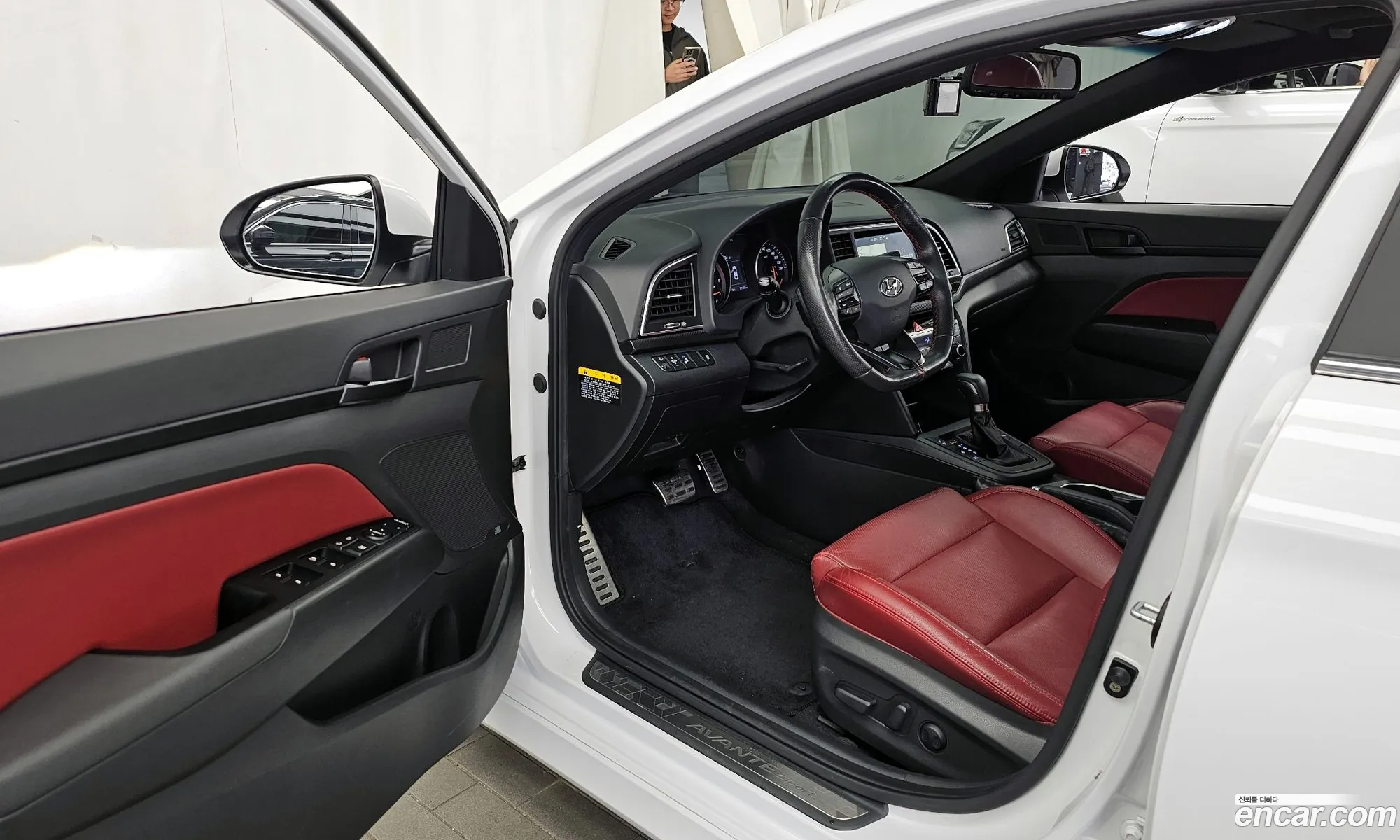 Hyundai Elantra AD 2016 — 16