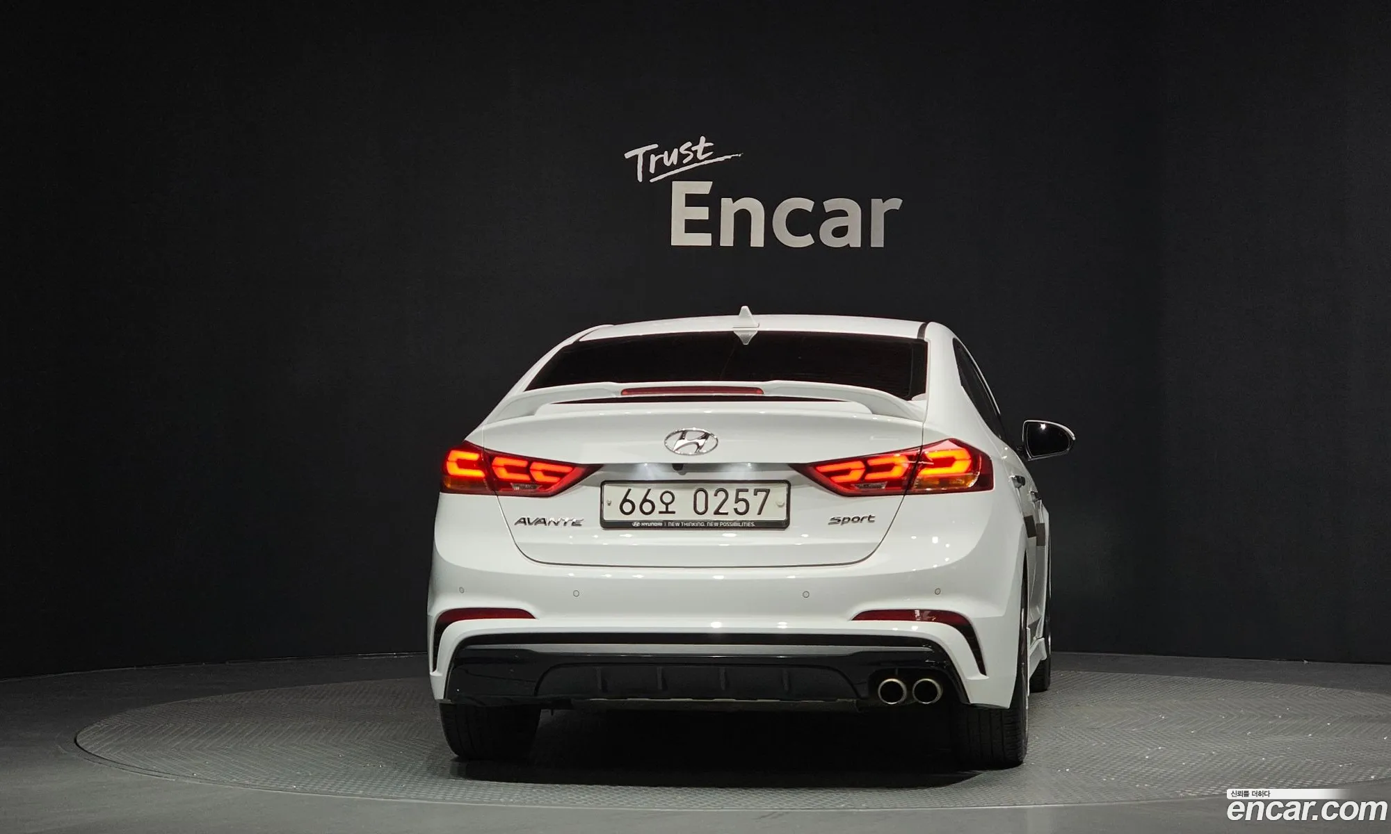 Hyundai Elantra AD 2016 — 12