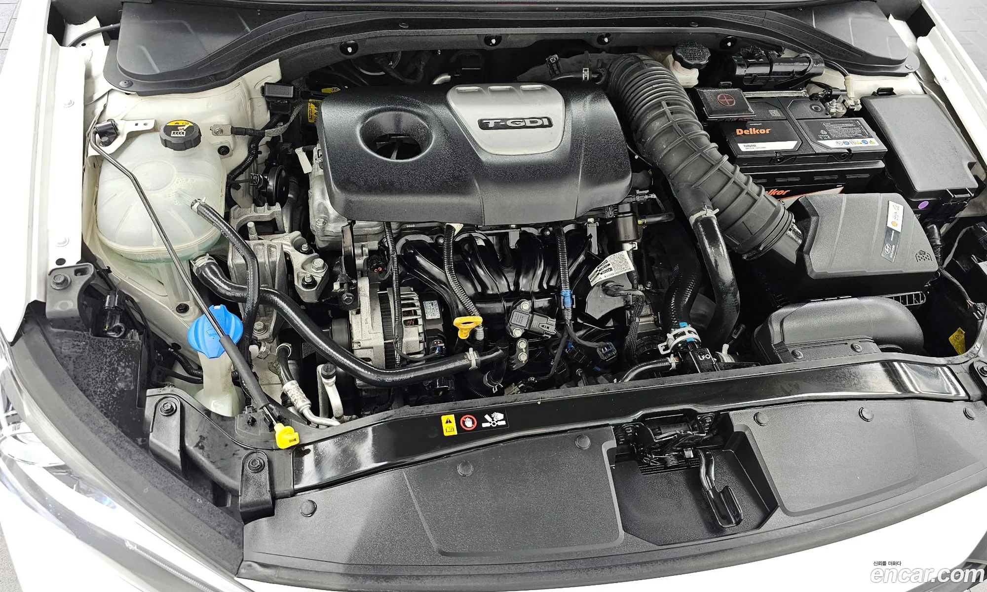 Hyundai Elantra AD 2016 — 9