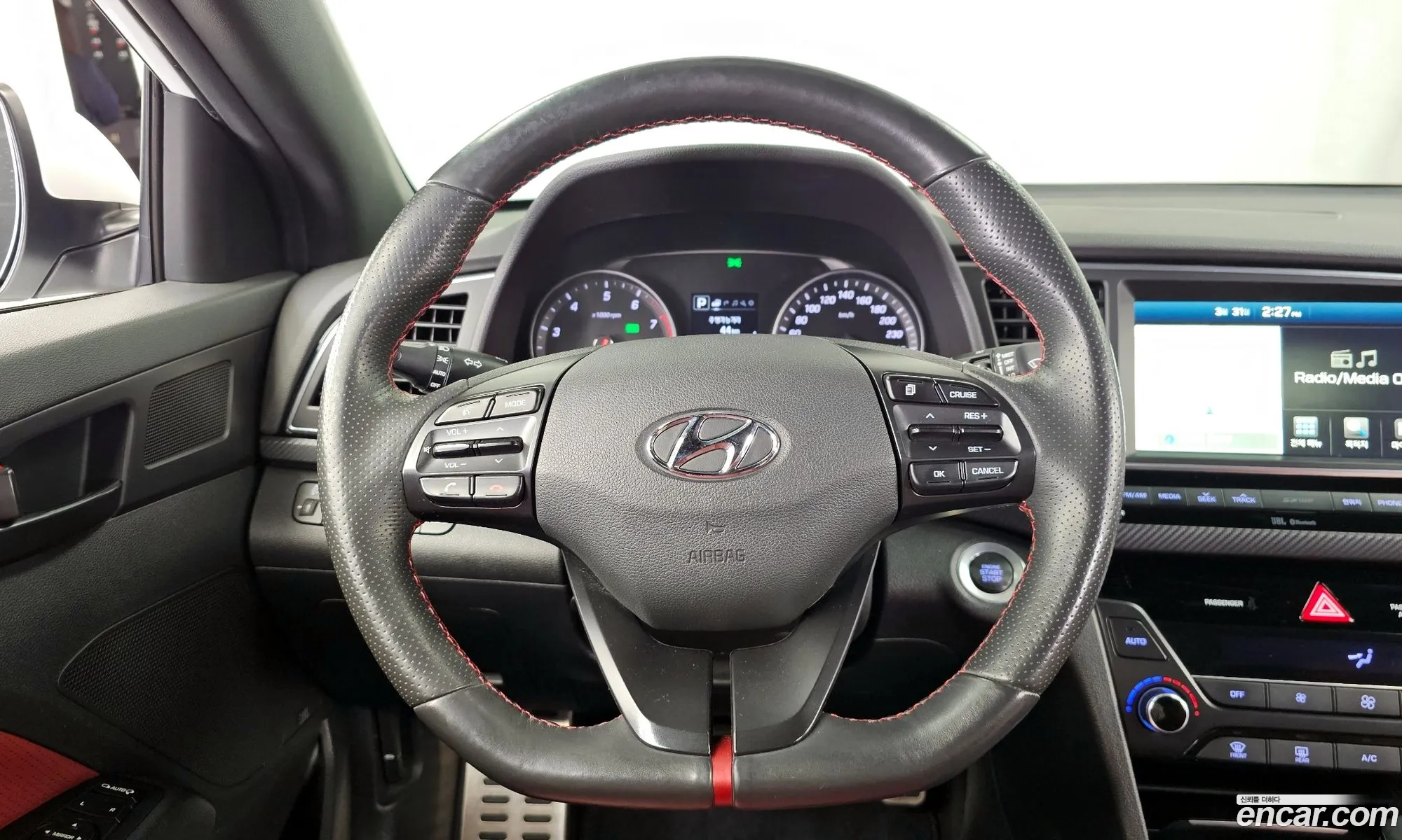 Hyundai Elantra AD 2016 — 19