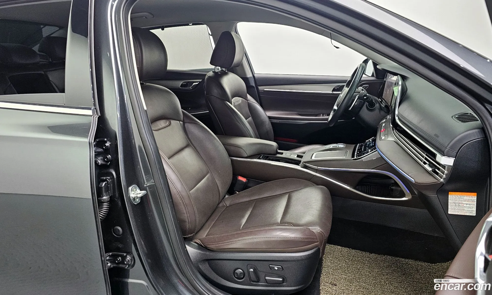Hyundai Grandeur IG Hybrid 2021 — 16