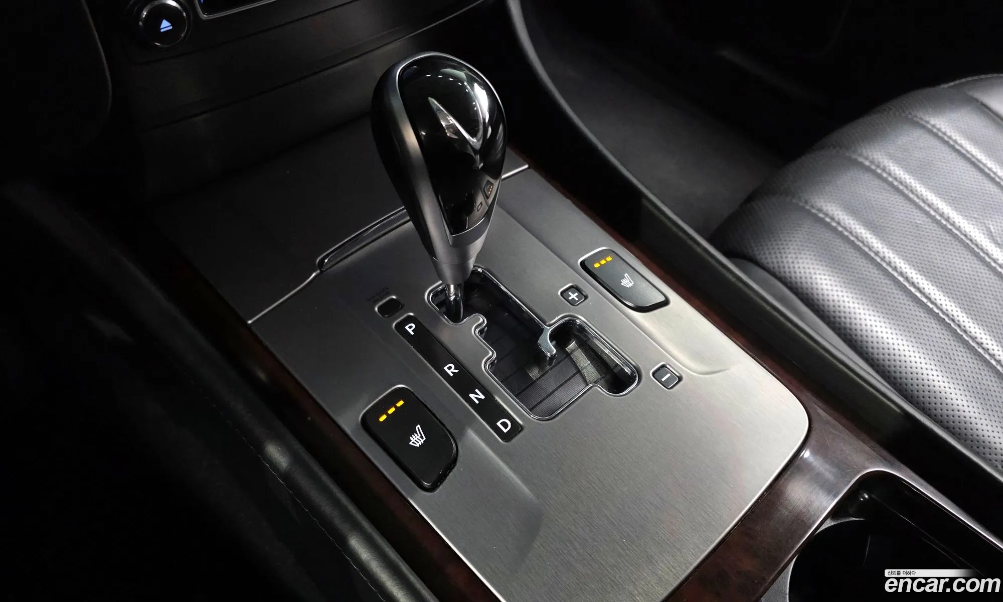 Hyundai Equus 2011 — 10
