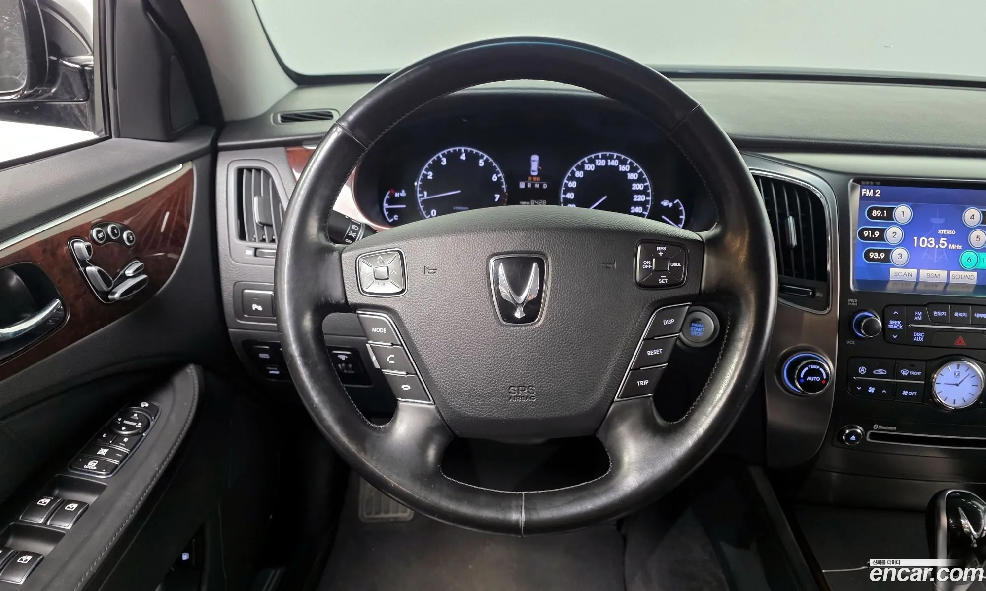 Hyundai Equus 2011 — 12
